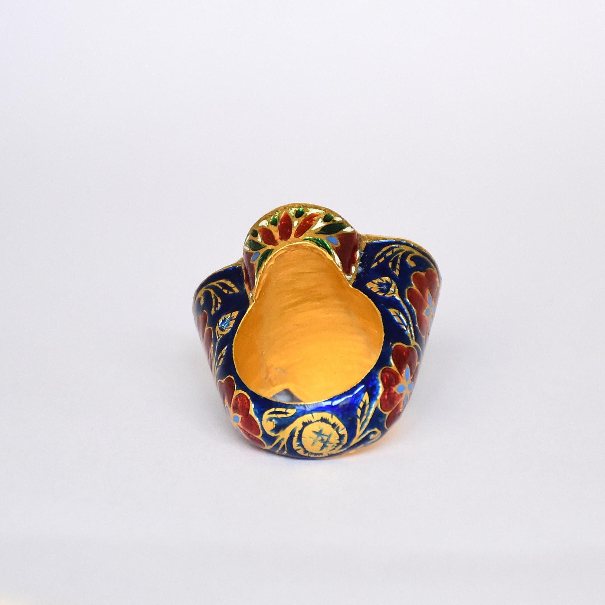 Uncut Antique Looking 22K gold indian kundan meena enamel ring studded with diamonds For Sale