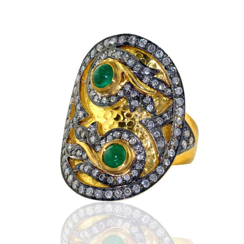 Round Cut Antique Looking Designer Cocktail 14k Yellow Gold Ring with Diamonds and Emerald For Sale
