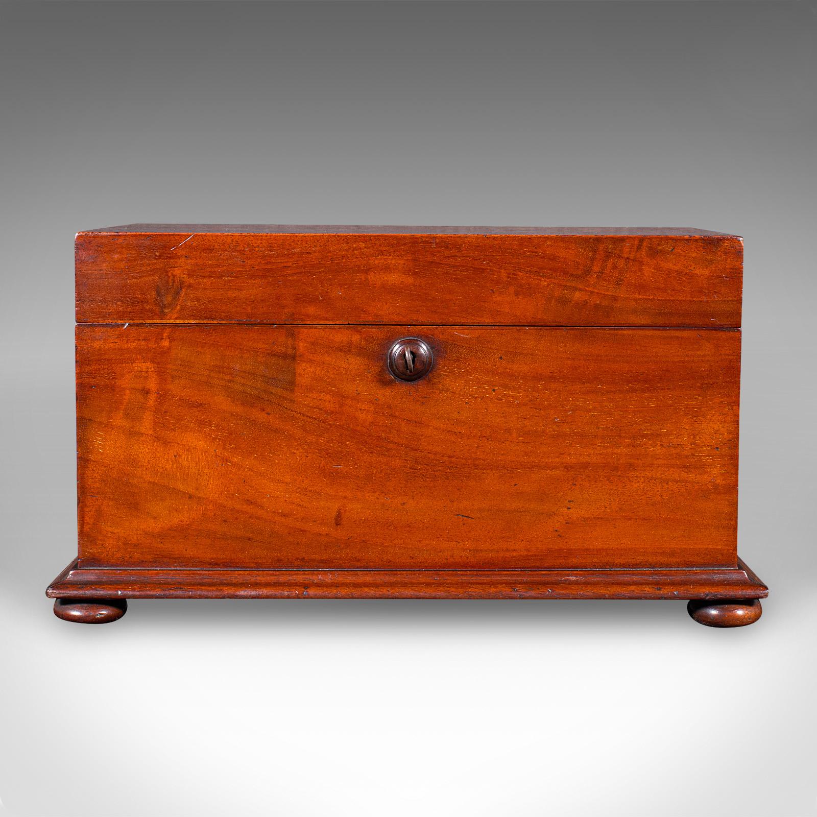 Antiguo estuche para té suelto, inglés, con dos compartimentos, Regencia, 1820 Británico en venta