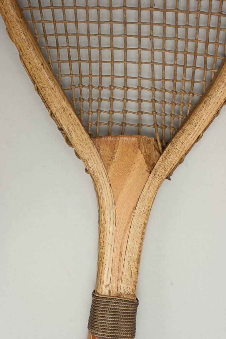 Antiker klappbarer Tennisschläger von F.H. Ayres im Angebot bei 1stDibs