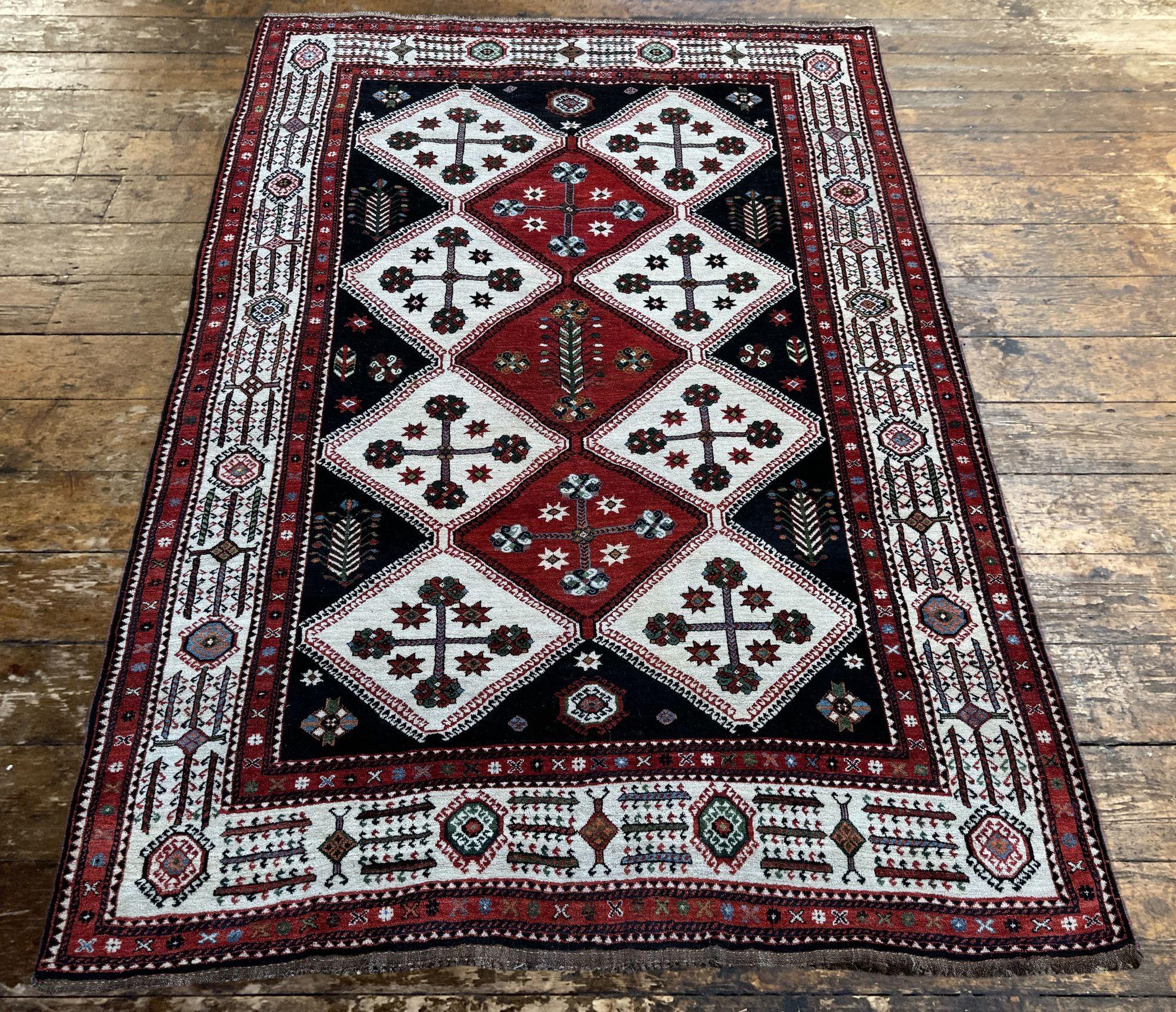 Antiker Lori-Teppich 3,01 m x 2,11 m (Frühes 20. Jahrhundert) im Angebot
