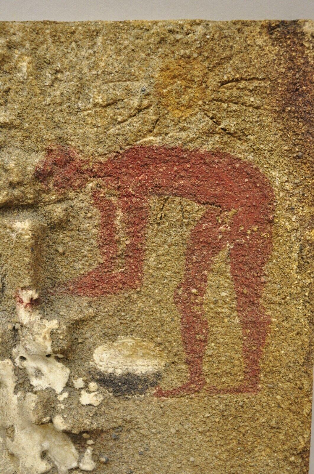 Antike lose und gefundene Hieroglyphik-Rote Figuren-Keramik 12 x 9 Kacheln C5 (Primitiv) im Angebot