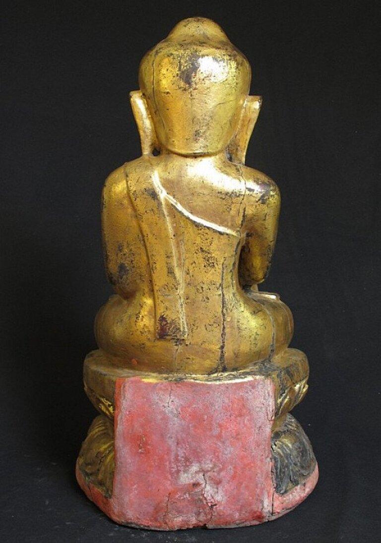 Antique Lotus Buddha from Burma In Good Condition For Sale In DEVENTER, NL