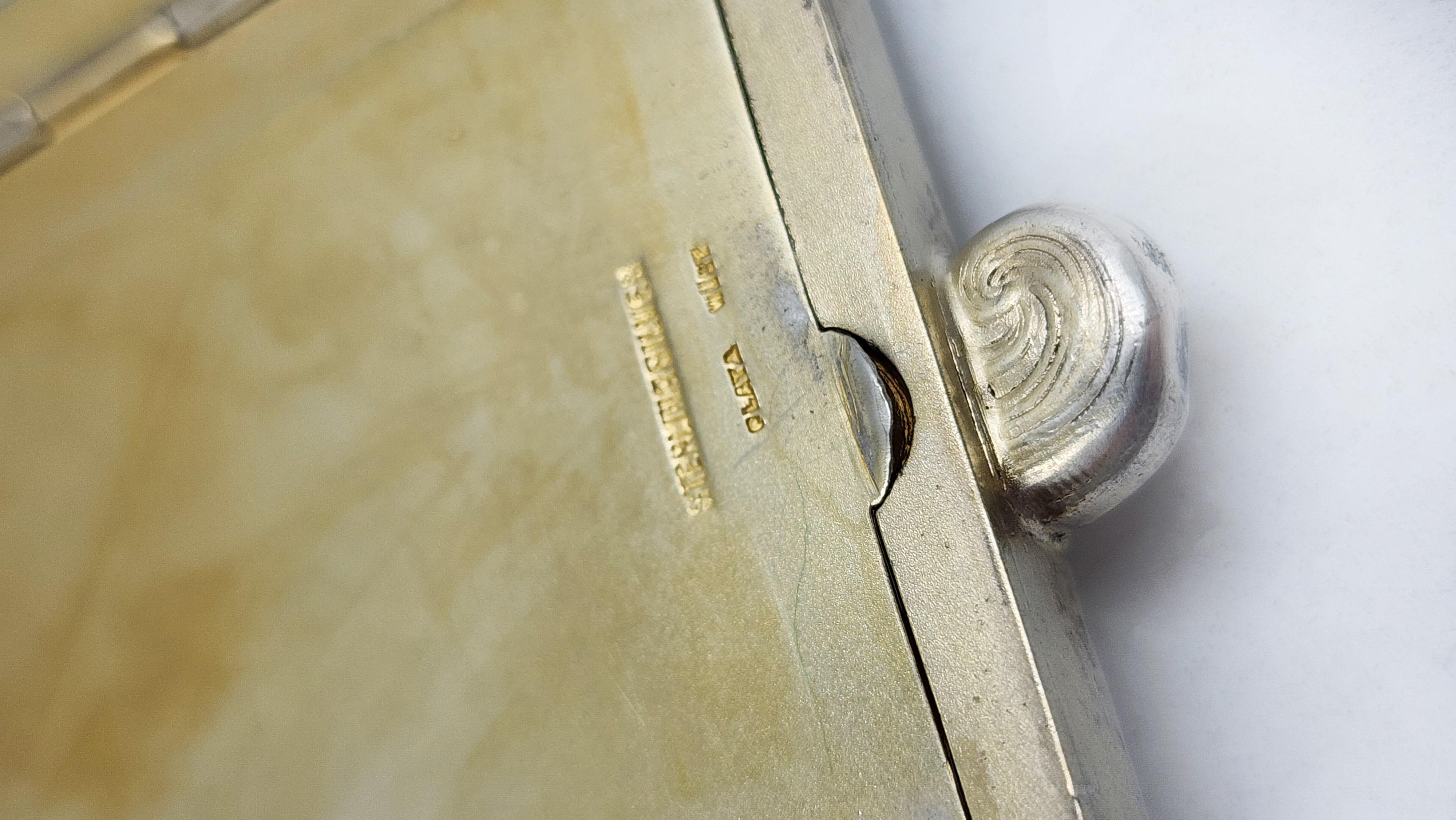 Compacto de tocador de plata antiguo Louis Kuppenheim con rubíes en Bueno estado para la venta en Autonomous City Buenos Aires, CABA