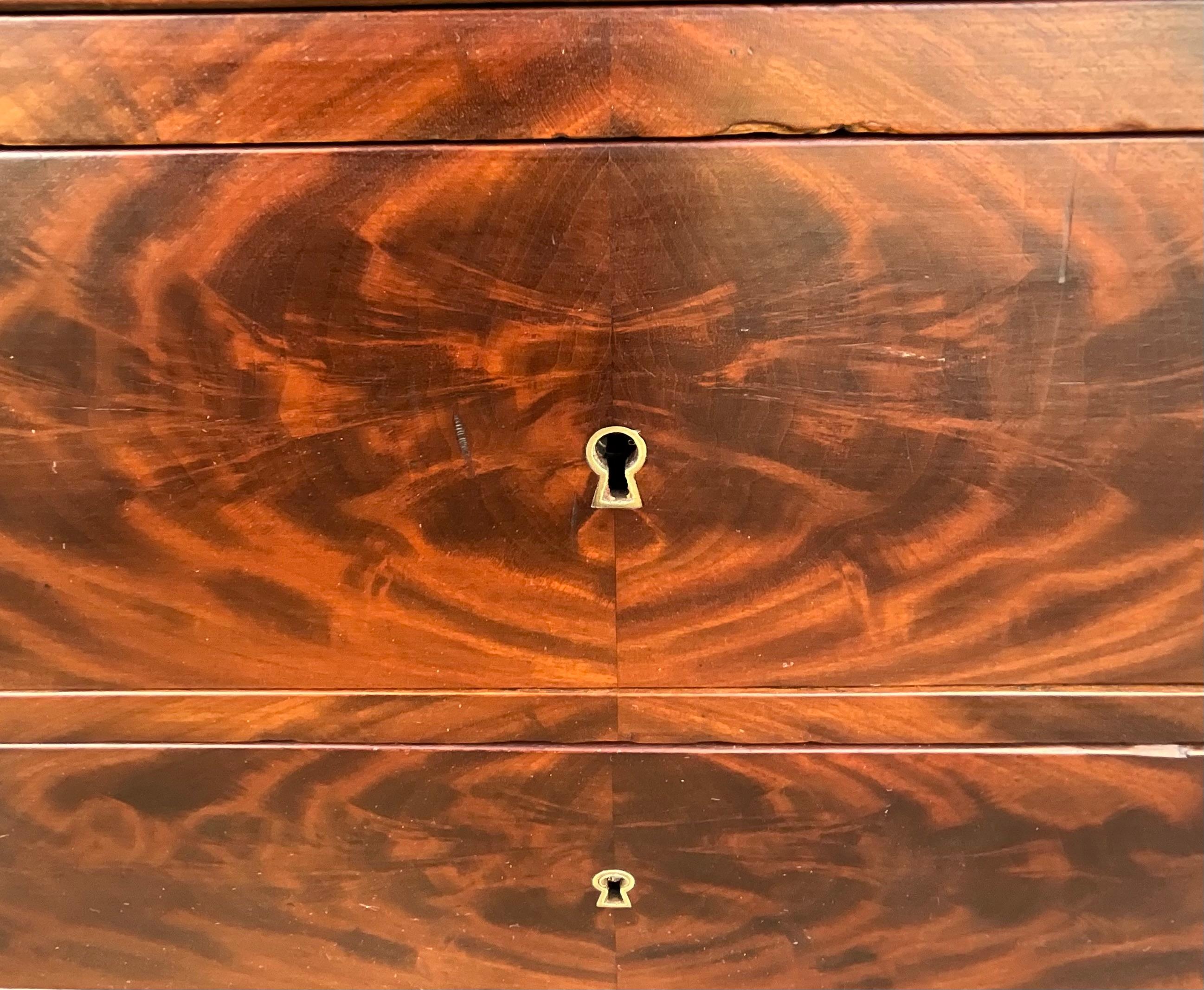 Ancienne commode Chemin De Fer Louis-philippe avec marbre et miroir, La Bon état à SAINT-CLÉMENT-DE-LA-PLACE, FR