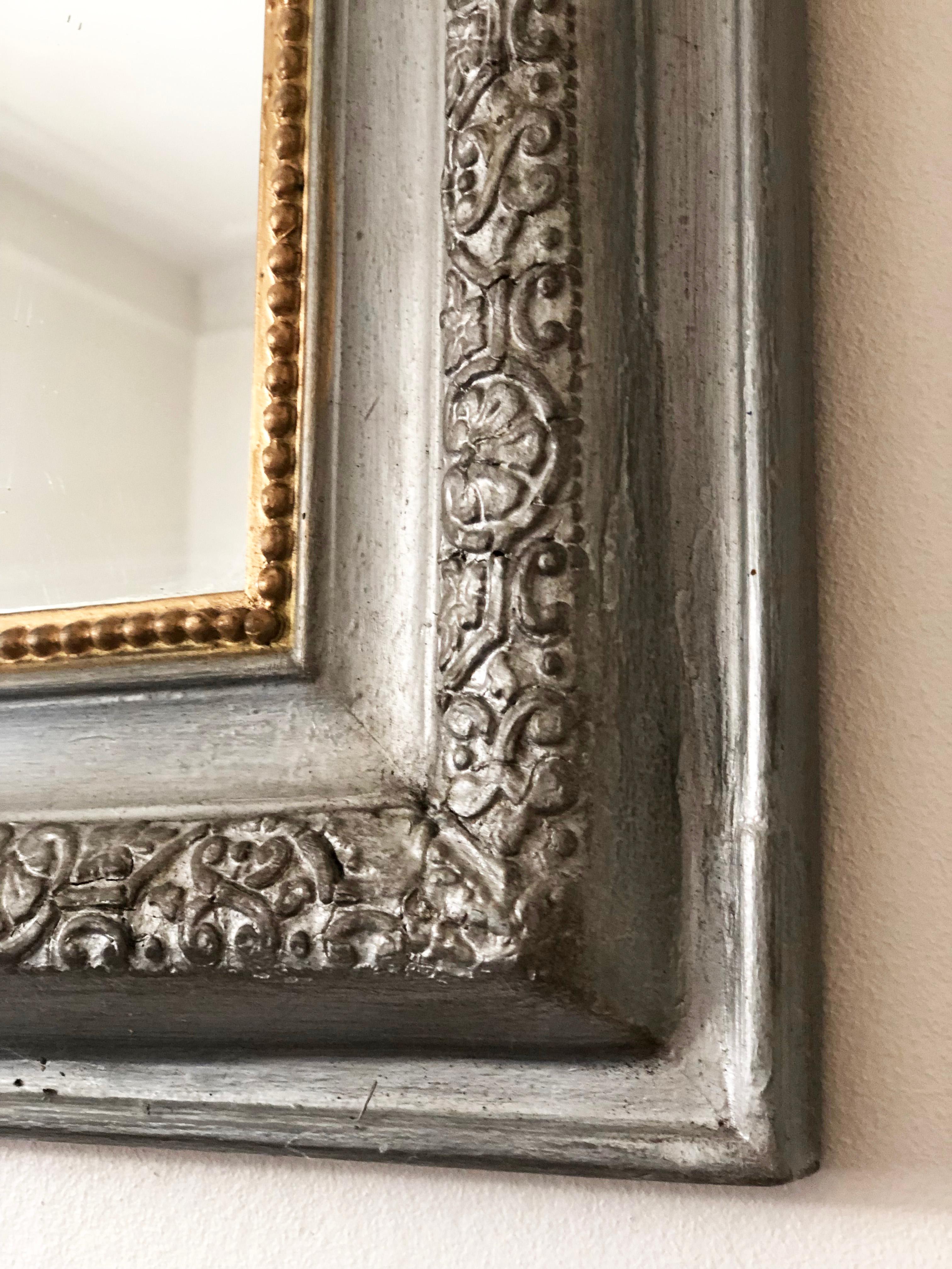 Antique Louis Philippe French Mirror in Grey, Finales S. XIX Tallado a mano en venta