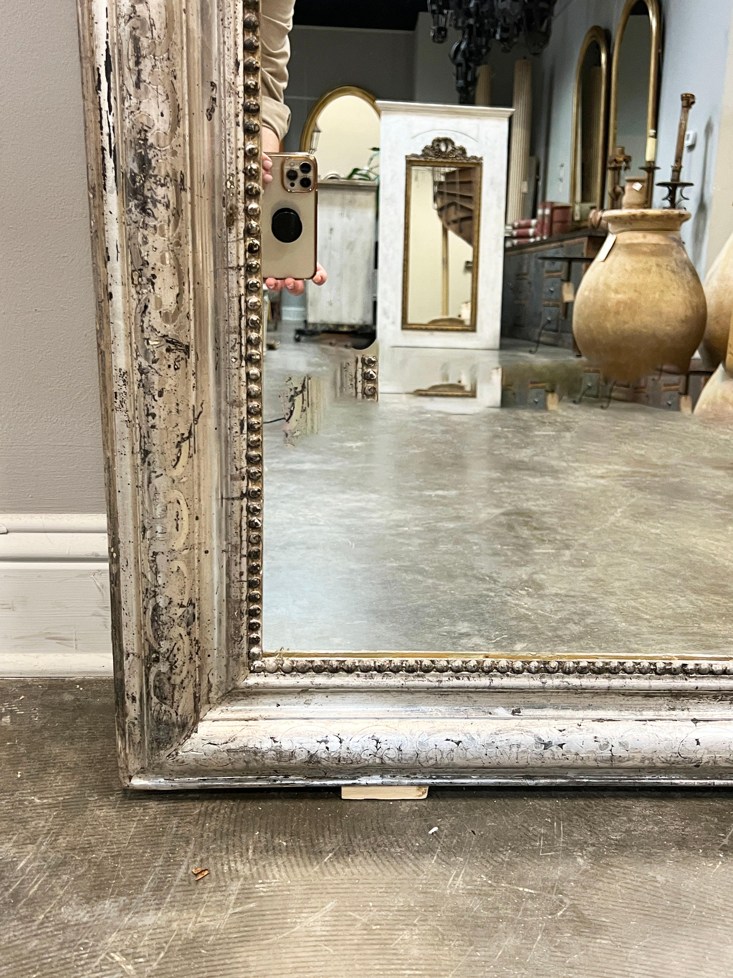 Antique Louis Philippe Mirror in Silver Gilt With Curved Top In Good Condition For Sale In Houston, US