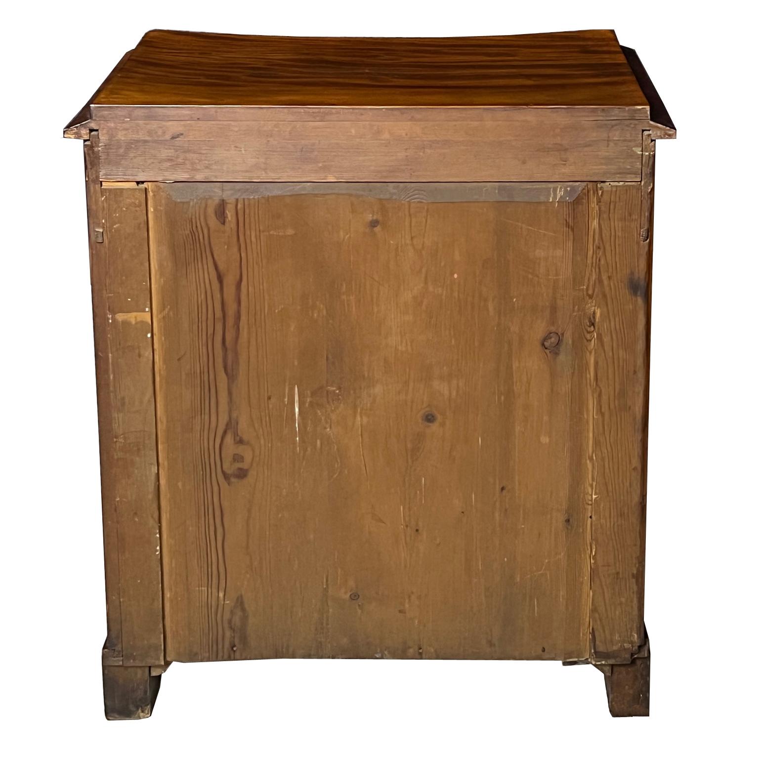 Antique Louis Philippe Nightstand/Table in West Indies Mahogany w/ Concave Front In Good Condition For Sale In Miami, FL