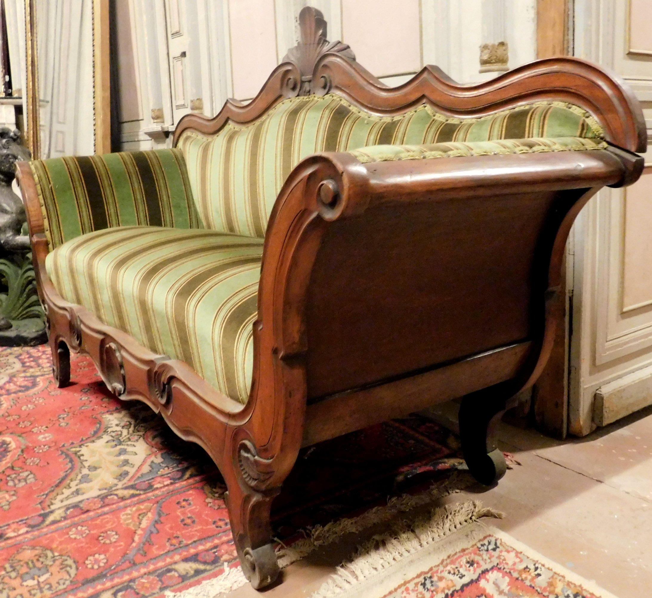 Antique Louis Philippe Sofa in Inlay Walnut and Green Fabric, 19th Century Italy In Good Condition For Sale In Cuneo, Italy (CN)