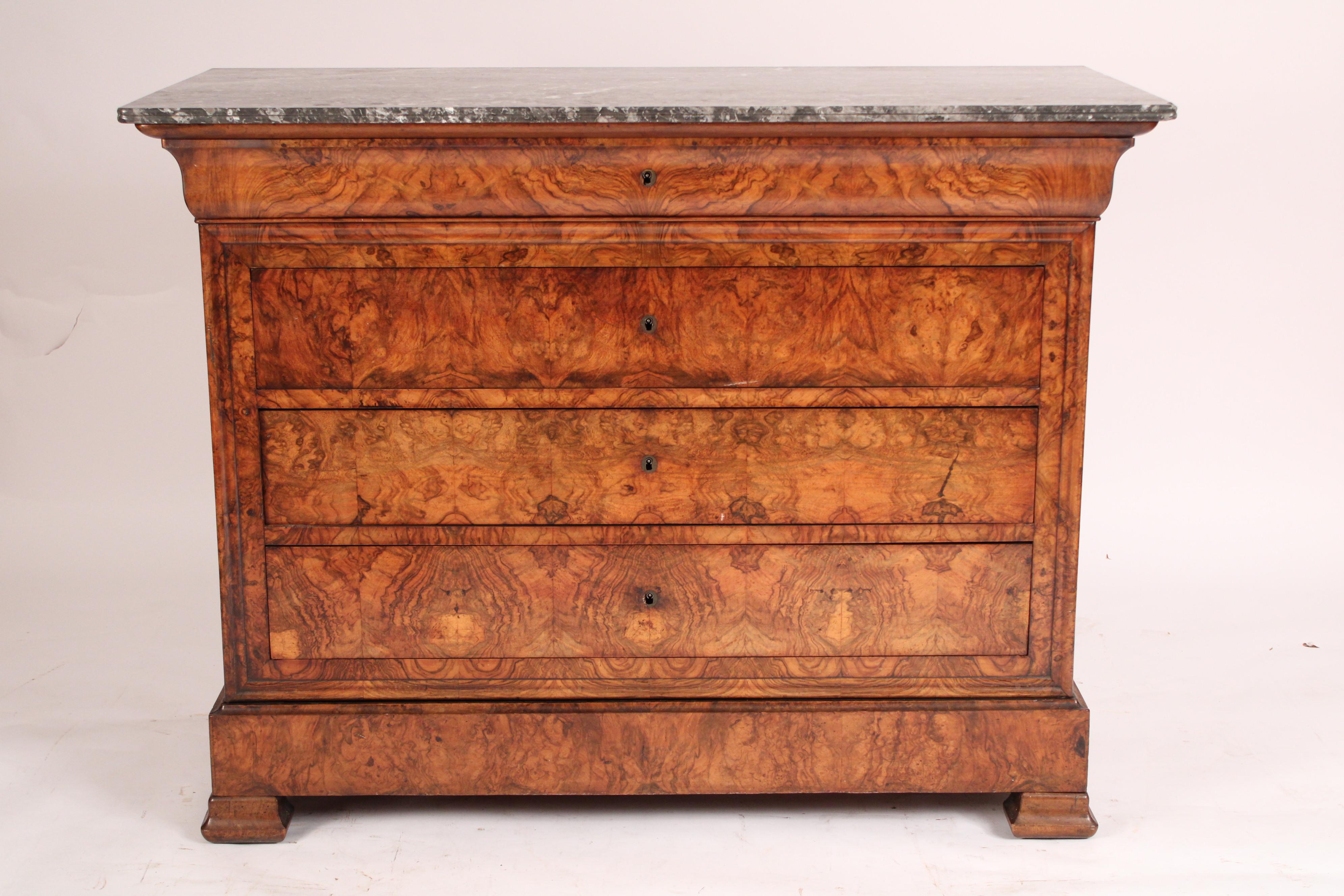 Antique burl walnut and walnut Louis Philippe chest of drawers with marble top, 19th century. With original grey marble top, a small burl walnut frieze drawer above 3 burl walnut drawers and a small drawer in the bottom apron, resting on plinth
