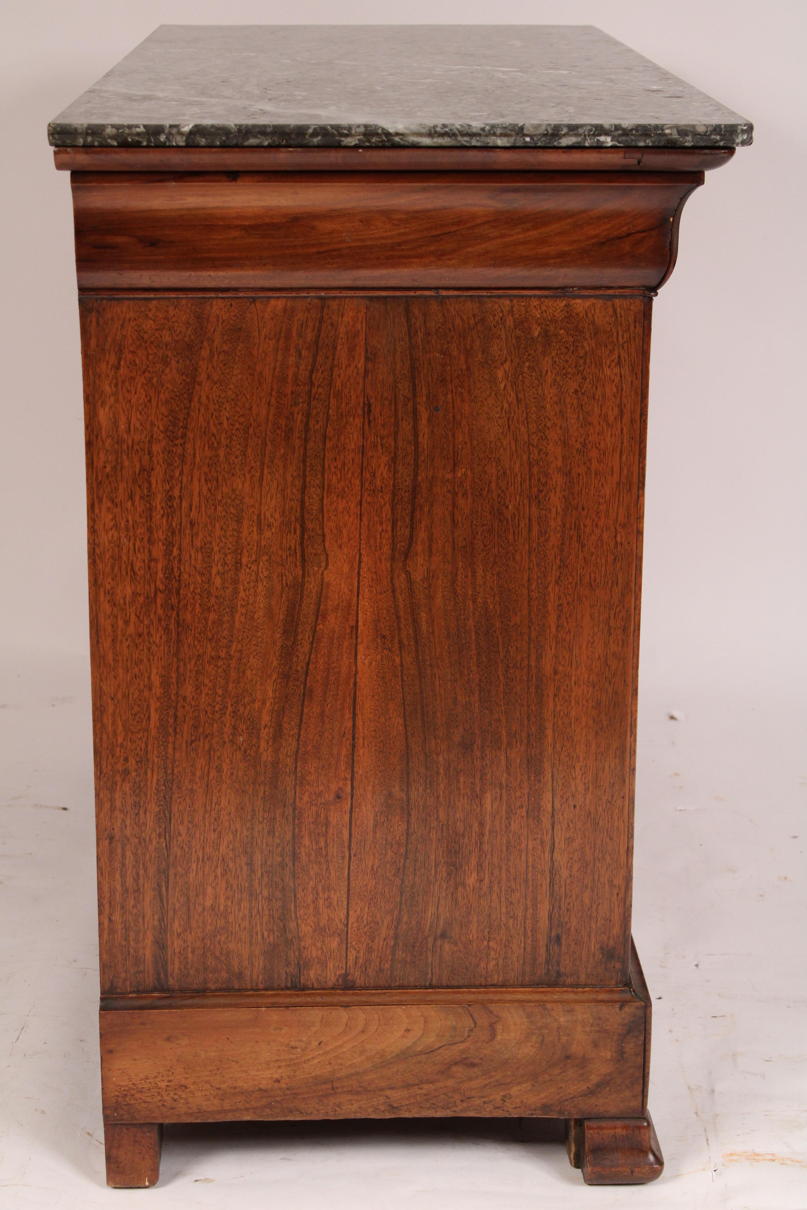 Antique Louis Philippe Style Burl Walnut Chest of Drawers In Good Condition In Laguna Beach, CA
