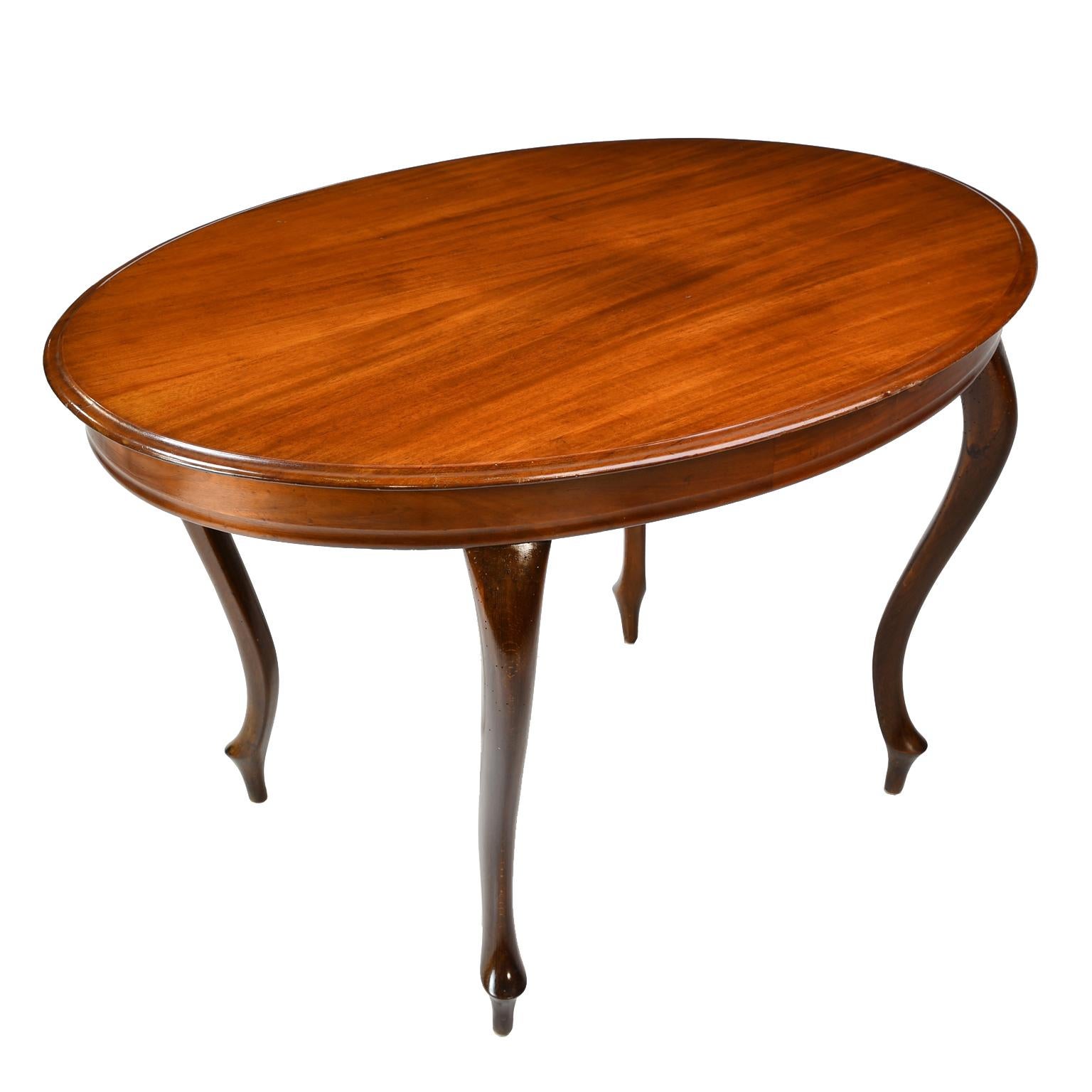 Antique Louis Philippe Style Mahogany Oval Dining/ Center Table, Denmark, c 1860 In Good Condition For Sale In Miami, FL
