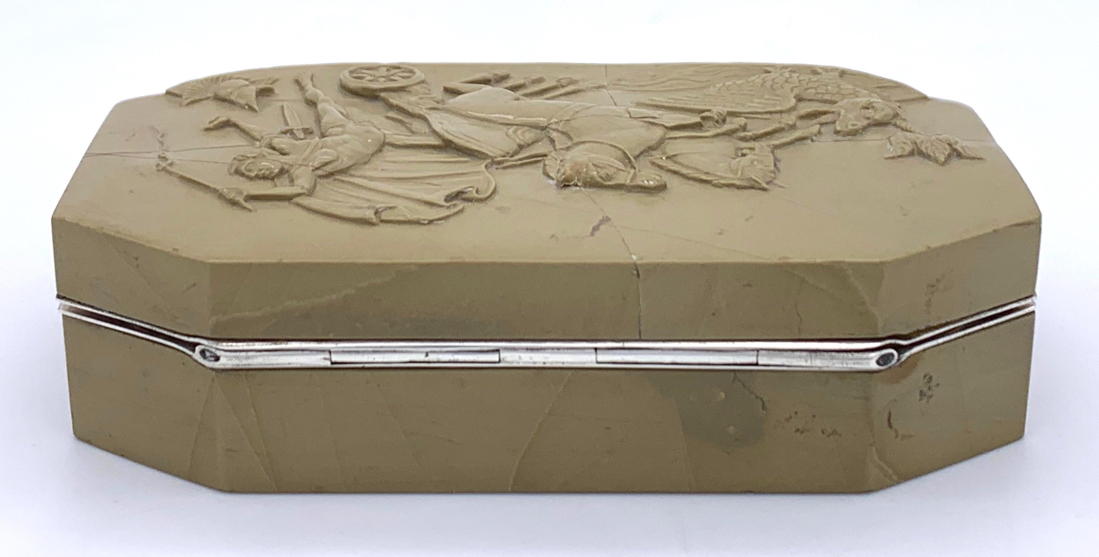 Tabatière Louis-Phillipe I, scène mythologique Chariot Snuff Box Soapstone Silver en vente 3