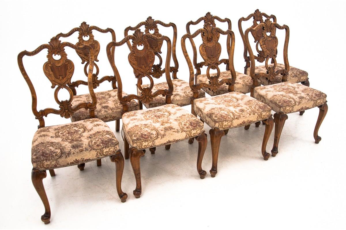 French Antique Louis Phillipe Table with Eight Chairs, Western Europe, circa 1920