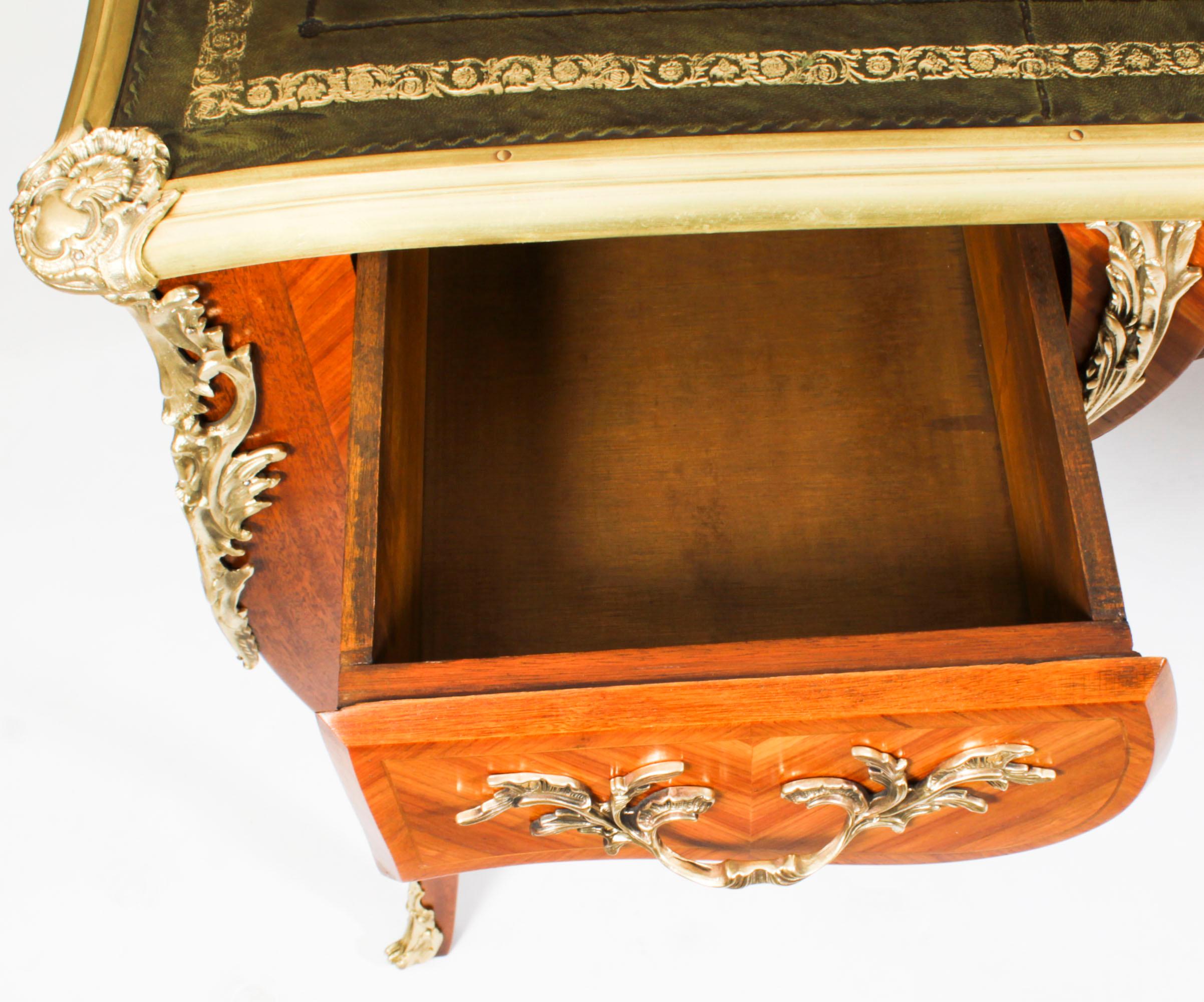 Antique Louis Revival Ormolu Bureau Plat Desk Table à écrire 19ème siècle en vente 7