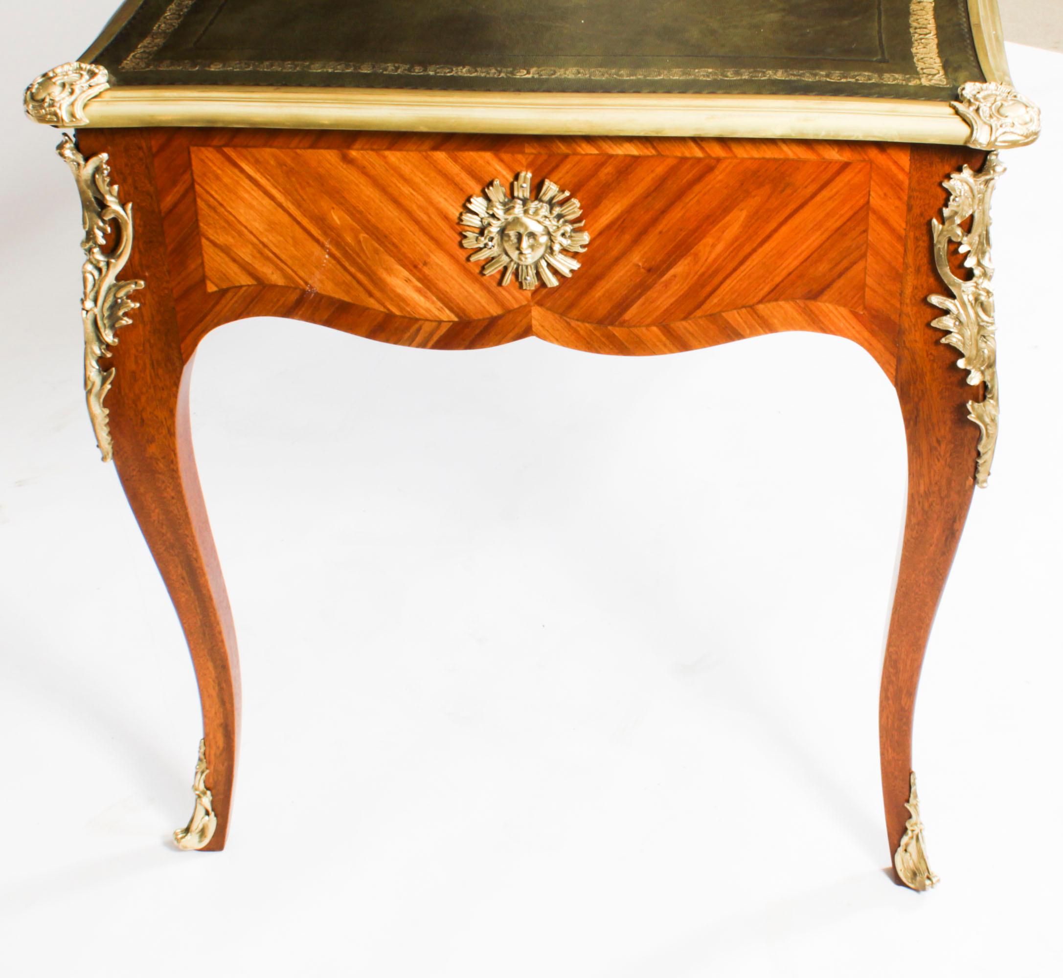 Antique Louis Revival Ormolu Bureau Plat Desk Table à écrire 19ème siècle en vente 10