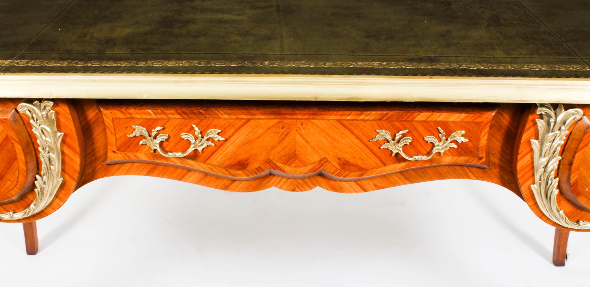 Antique Louis Revival Ormolu Bureau Plat Desk Table à écrire 19ème siècle en vente 1