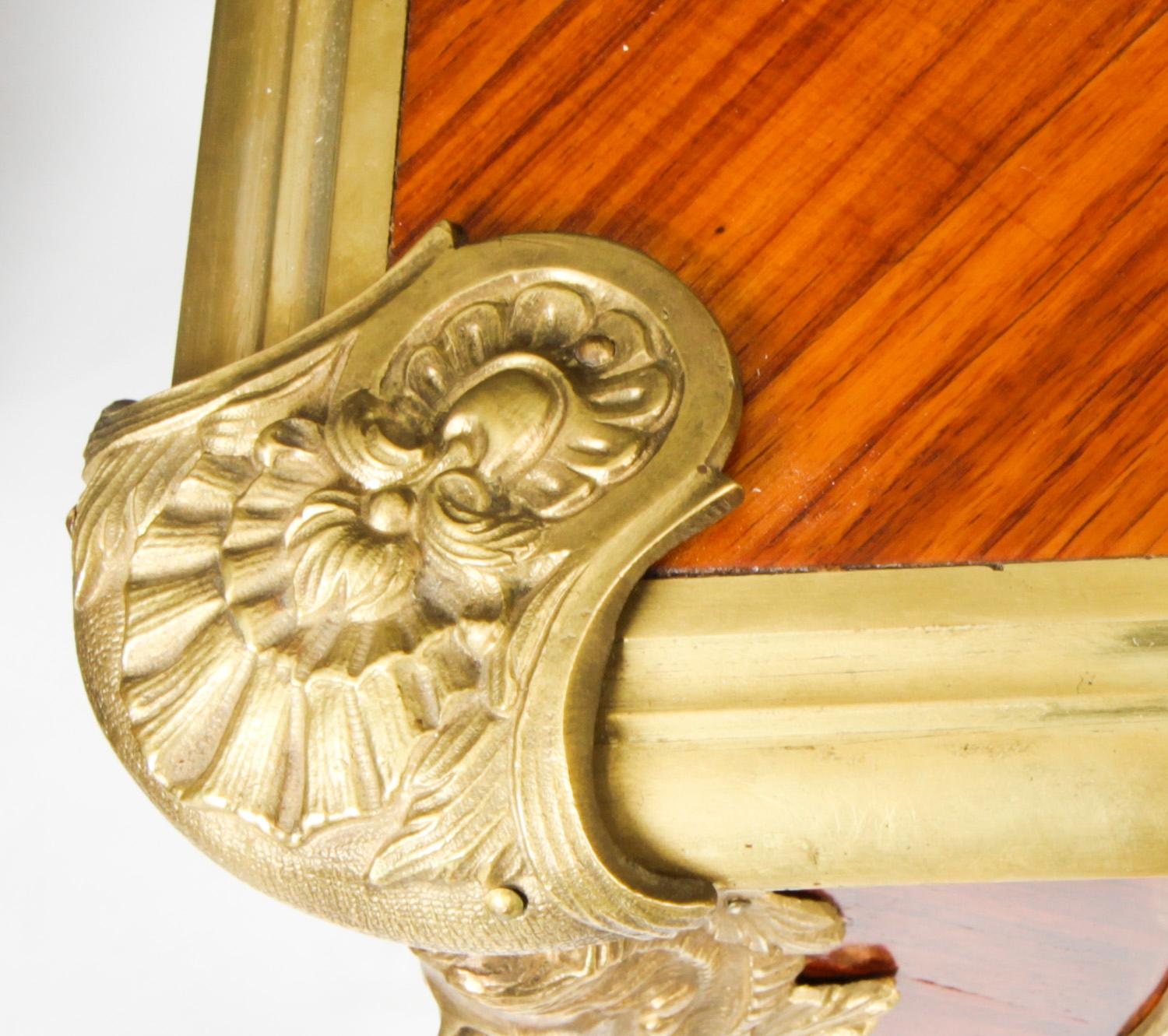 Bureau plat ancien de bureau néo-Louis en bronze doré du 19ème siècle en vente 5