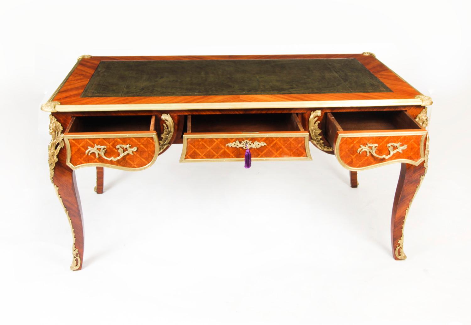 Antike Louis-Revival-Schreibtischplatte mit Goldbronze-Montierung, 19. Jahrhundert im Angebot 7