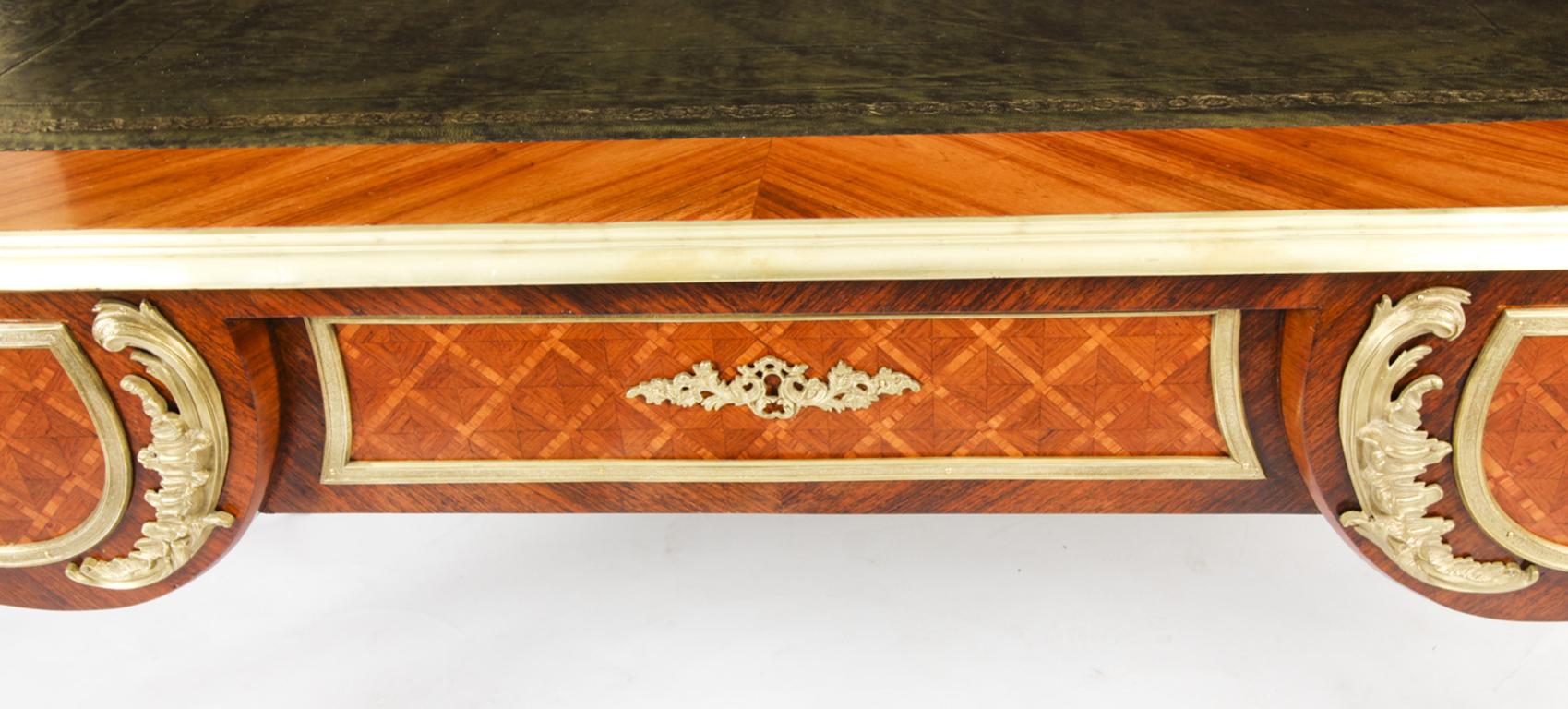 Antike Louis-Revival-Schreibtischplatte mit Goldbronze-Montierung, 19. Jahrhundert im Angebot 11