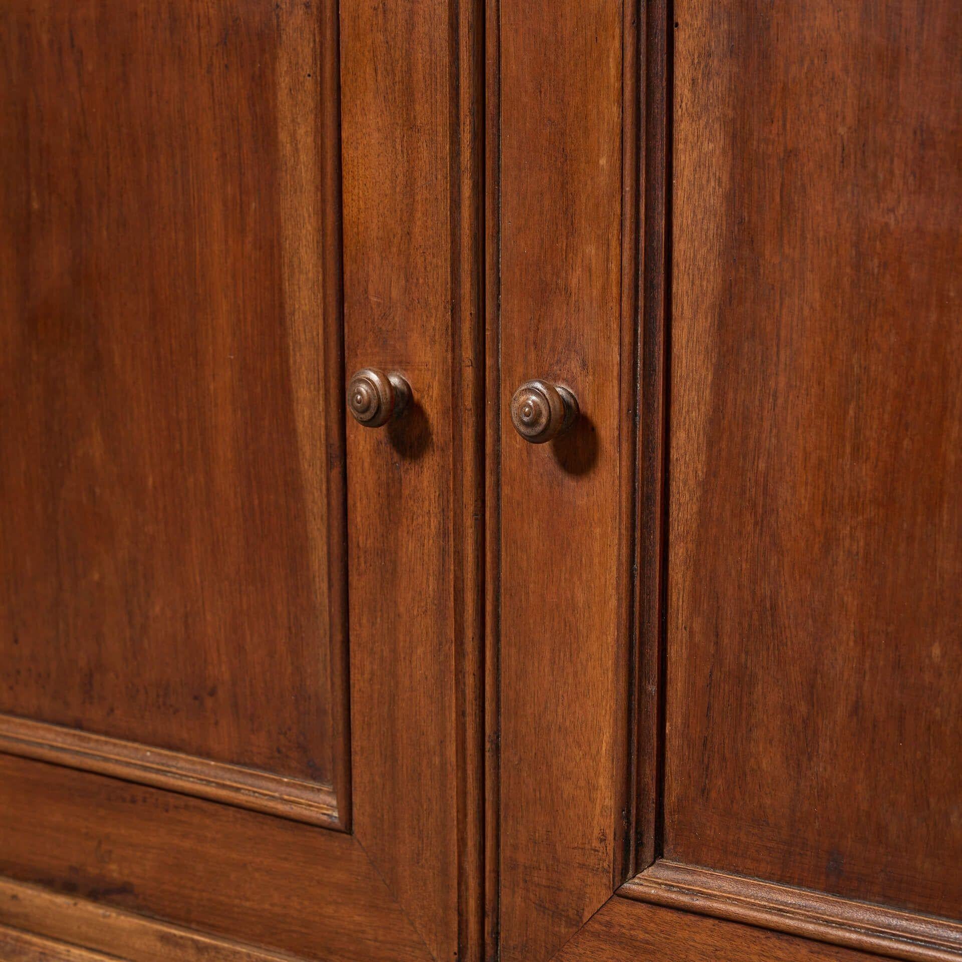 Ancien lavabo en marbre de Carrare de style Louis en vente 1