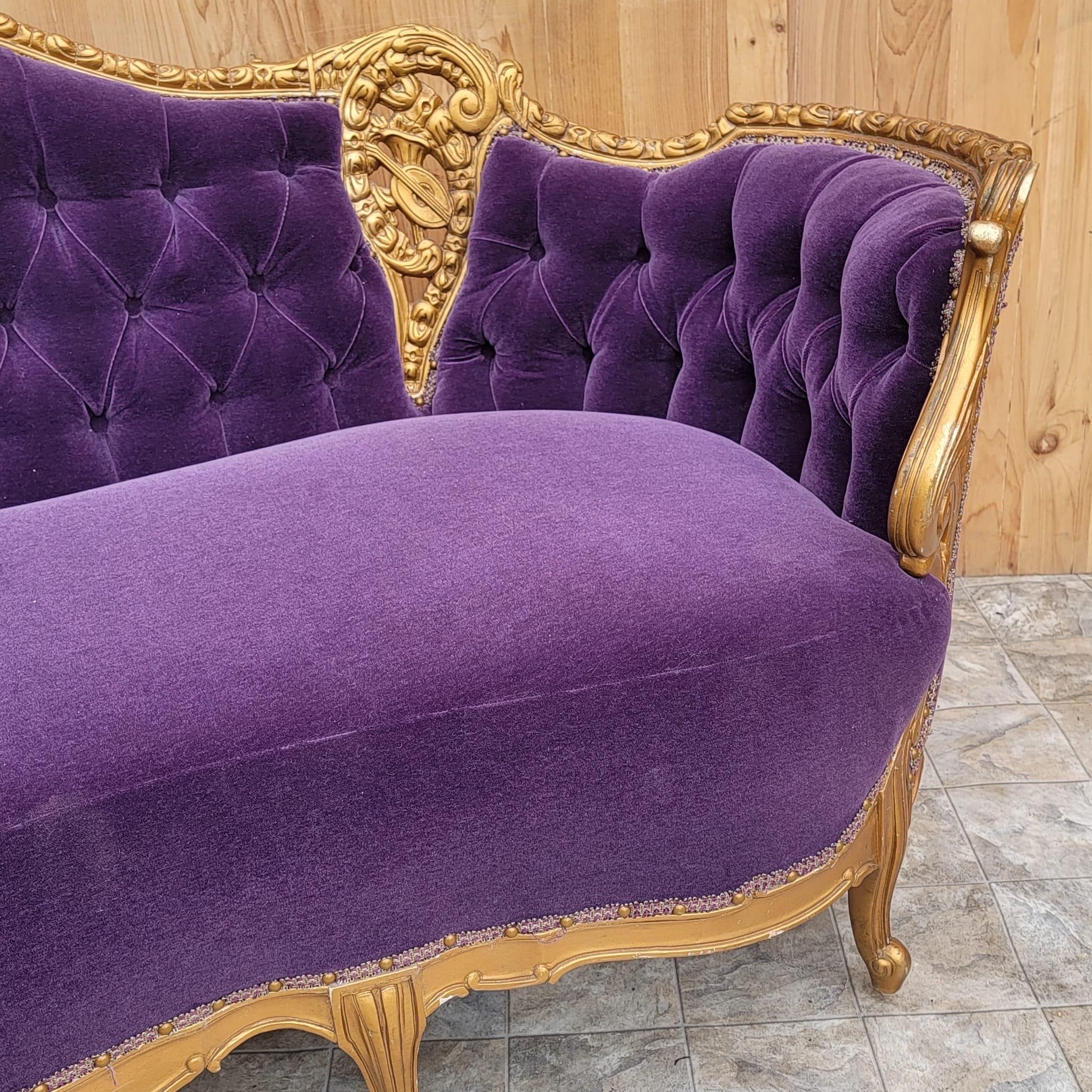 Ensemble de salon de style Louis sculpté et récemment tapissé - 2 pièces en vente 10