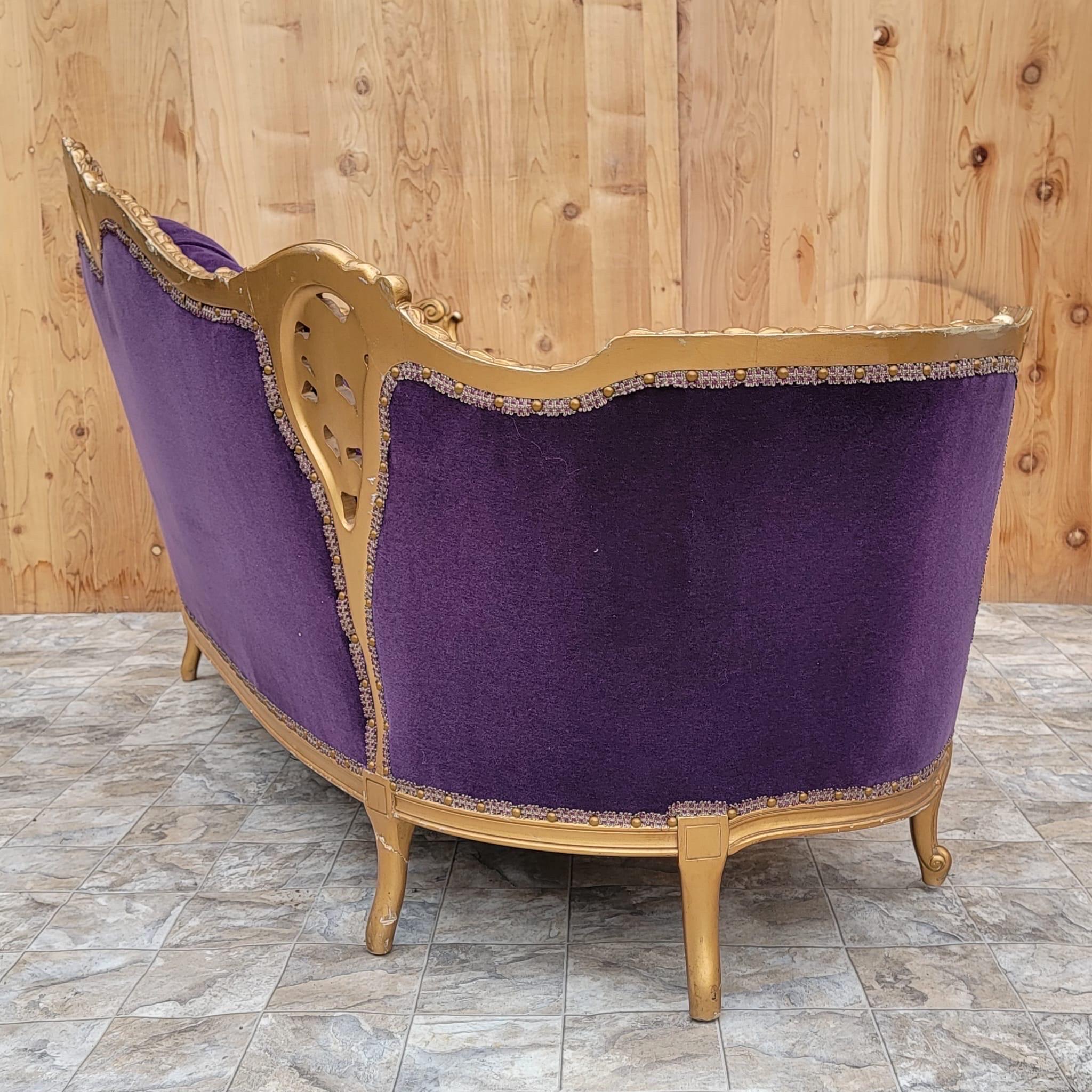 Louis XIV Ensemble de salon de style Louis sculpté et récemment tapissé - 2 pièces en vente