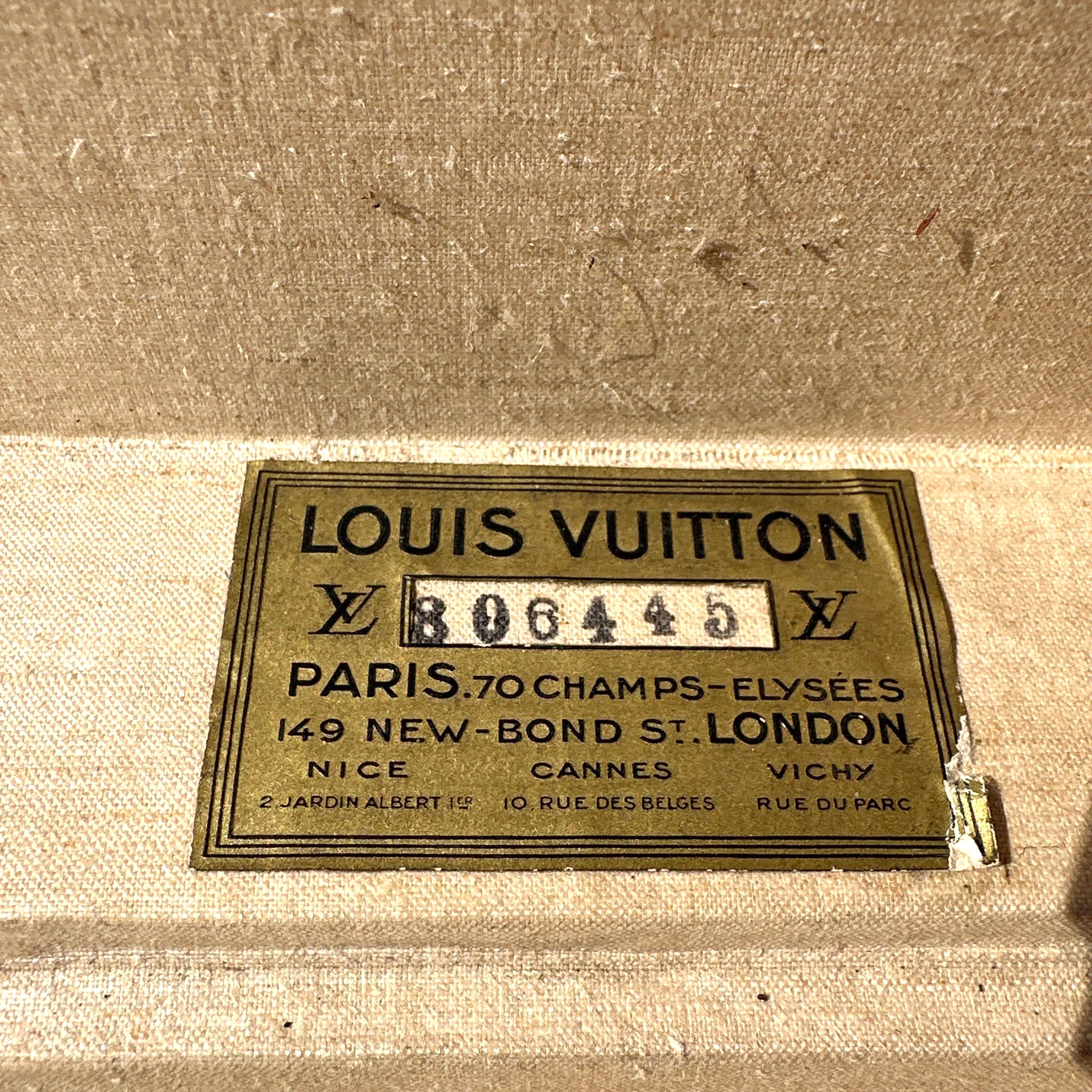 Antique LOUIS VUITTON Leather Hardcase Suitcase – Early 20th Century For Sale 7