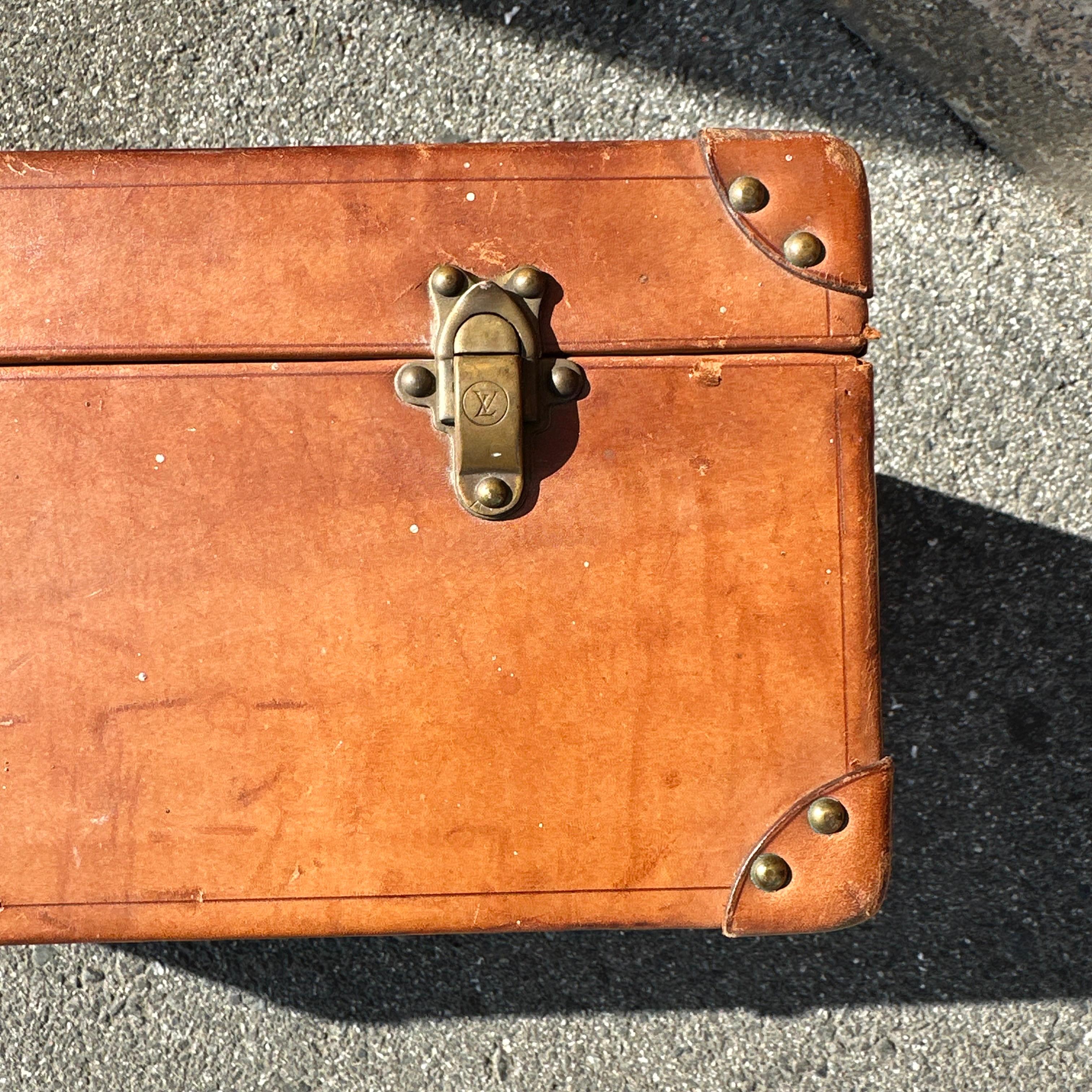 Antique LOUIS VUITTON Leather Hardcase Suitcase – Early 20th Century For Sale 1