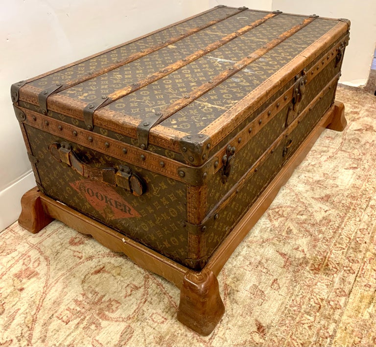 Antique Louis Vuitton Monogram Steamer Trunk Coffee Table In Good Condition For Sale In West Hartford, CT