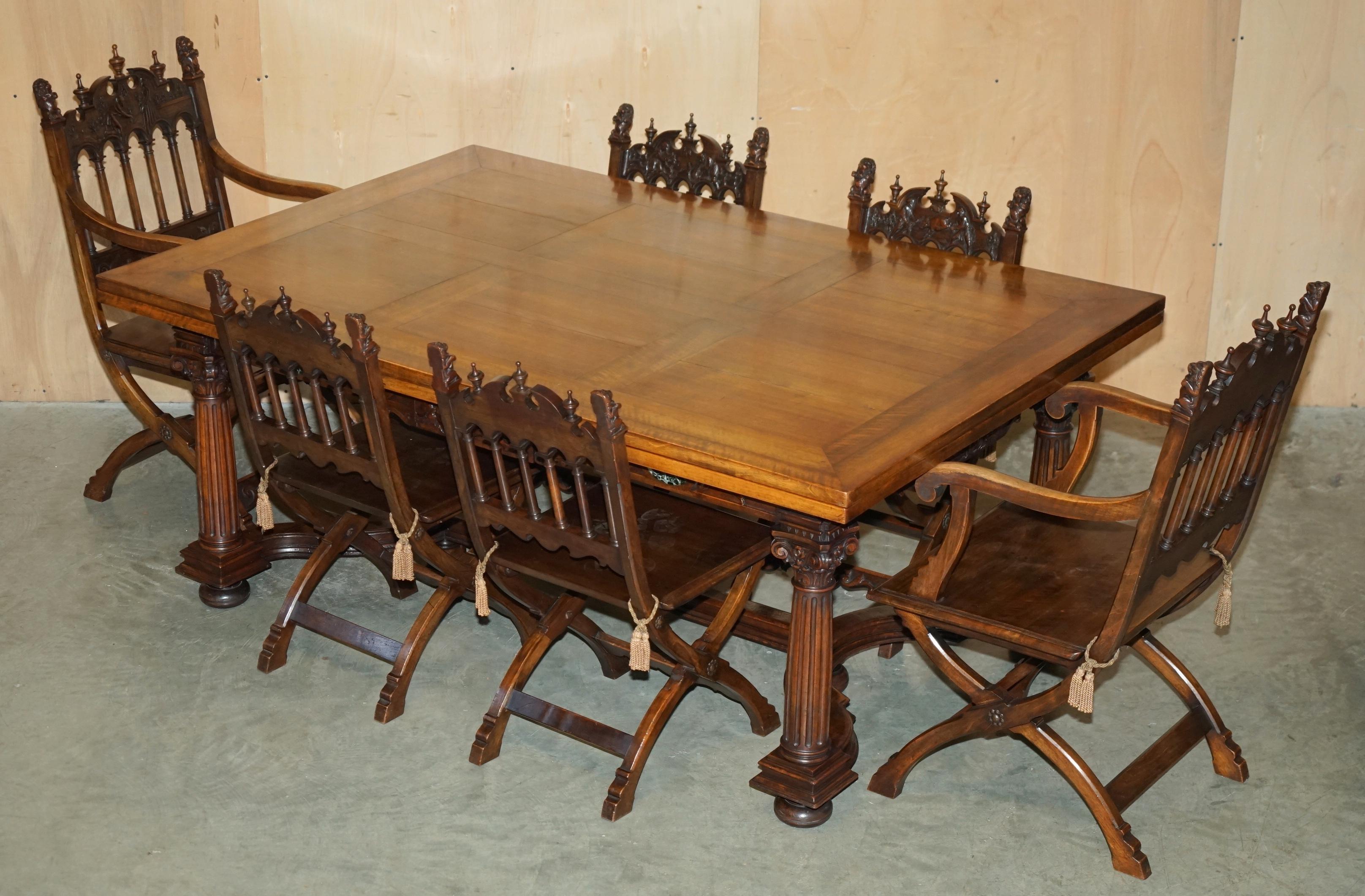 Royal House Antiques

Royal House Antiques a le plaisir de proposer à la vente cette superbe table de salle à manger de style néo- Louis XIII, lourdement sculptée avec des plaques de marbre et des pieds à piliers corinthiens, ainsi que dix chaises