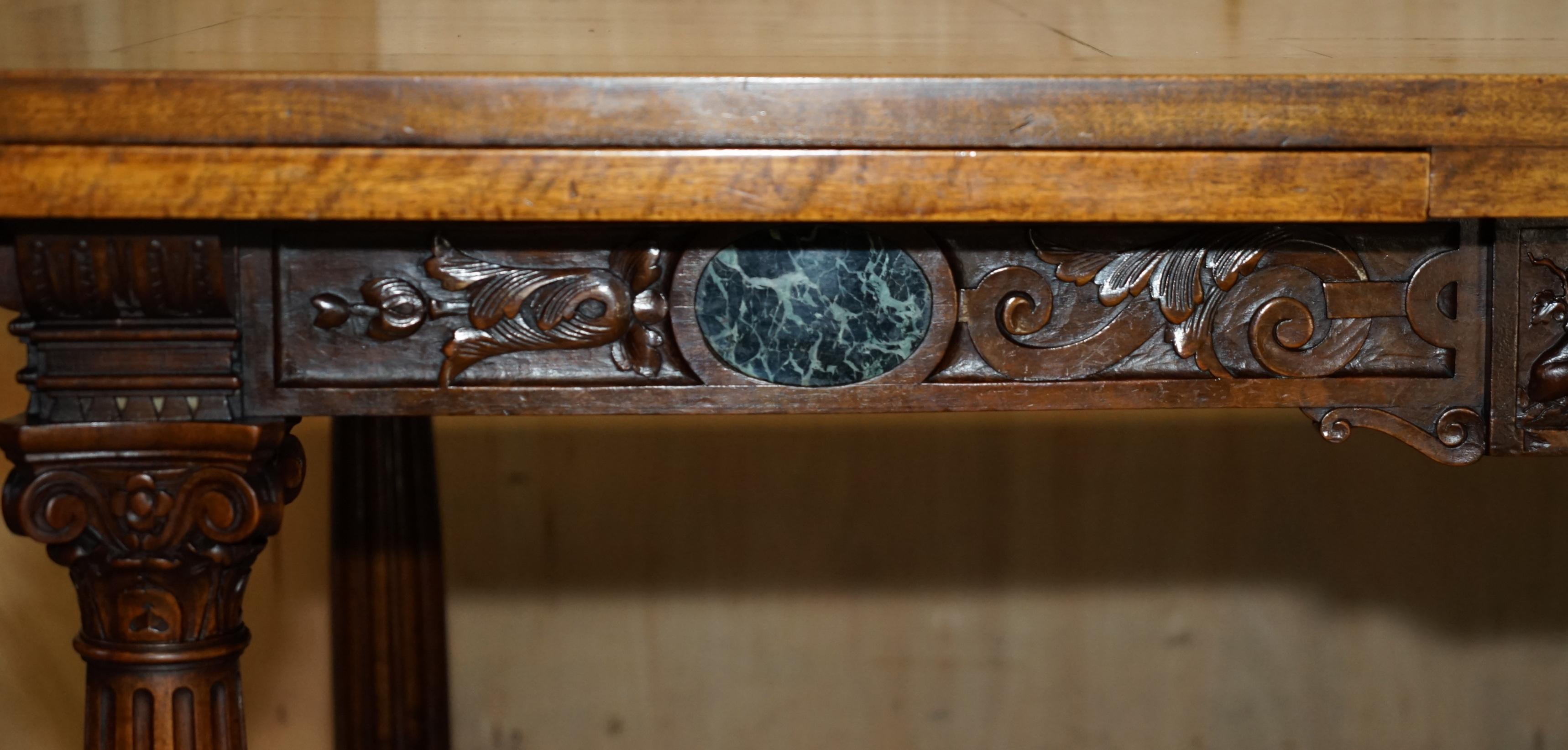 ANTIQUE LOUIS XIII REVIVAL 10 PERSONNES SUITE DE TABLE ET CHAISE EN NOYER ET MARBRE Bon état - En vente à West Sussex, Pulborough