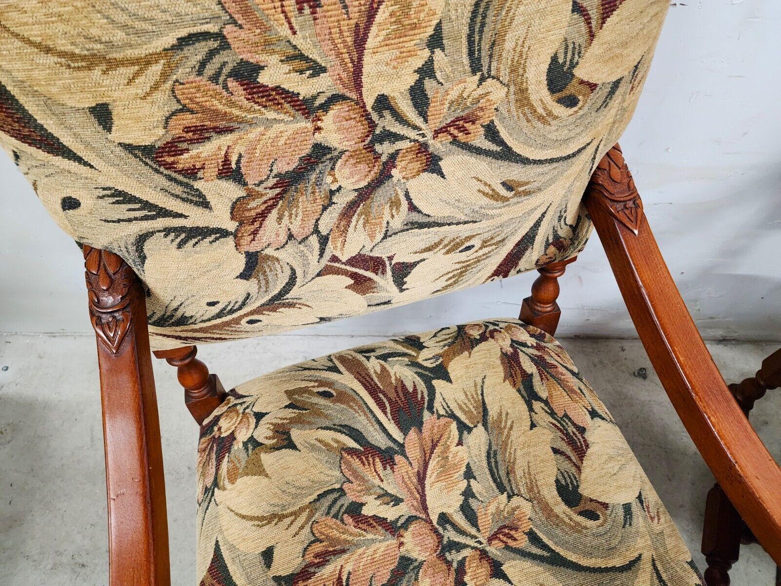 Antike französische Sessel im Louis-XIII-Stil - Ein Paar im Zustand „Gut“ im Angebot in Lake Worth, FL