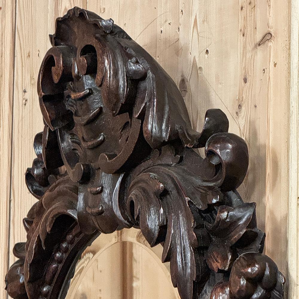 Antique miroir mural Louis XIV en bois sculpté en vente 7