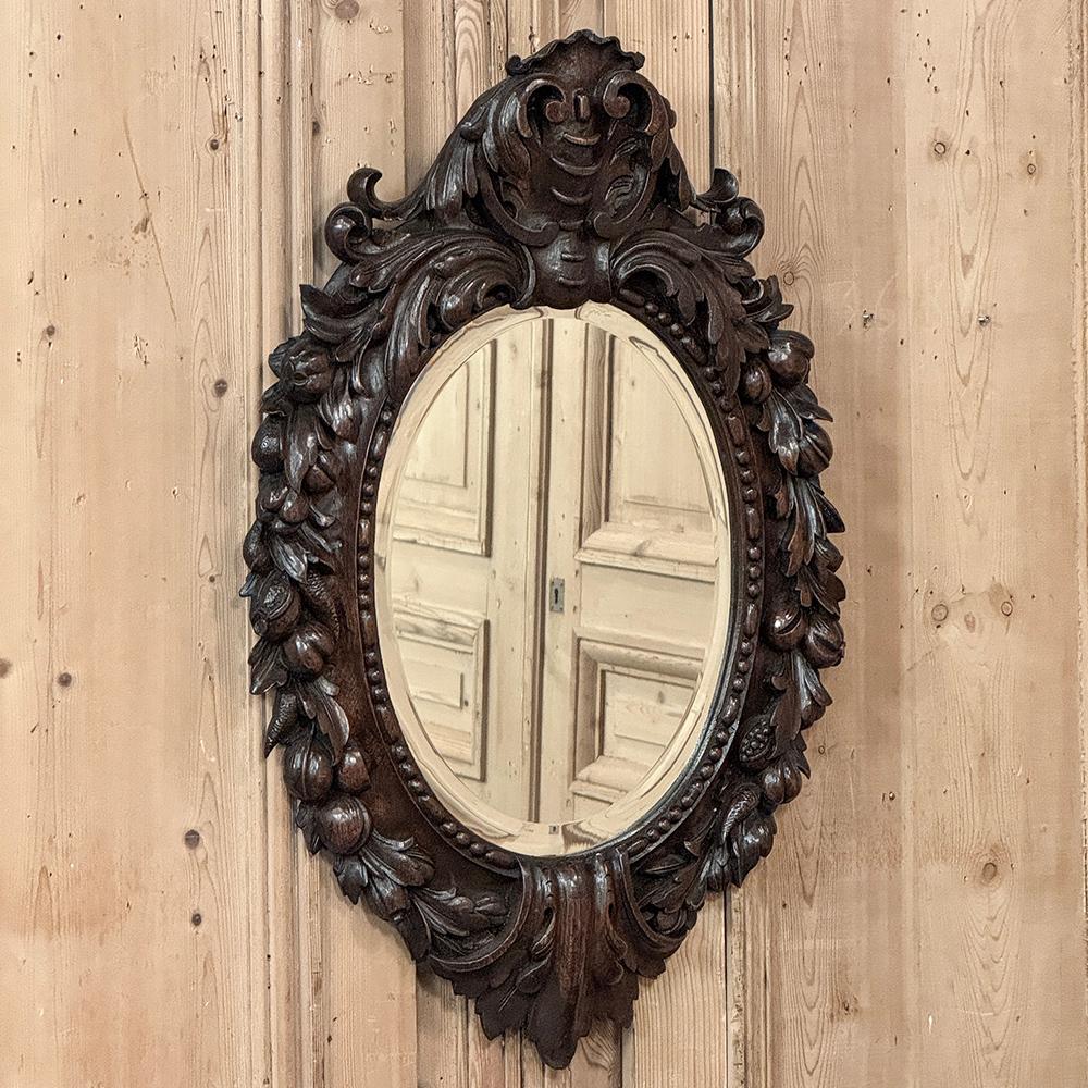 Français Antique miroir mural Louis XIV en bois sculpté en vente