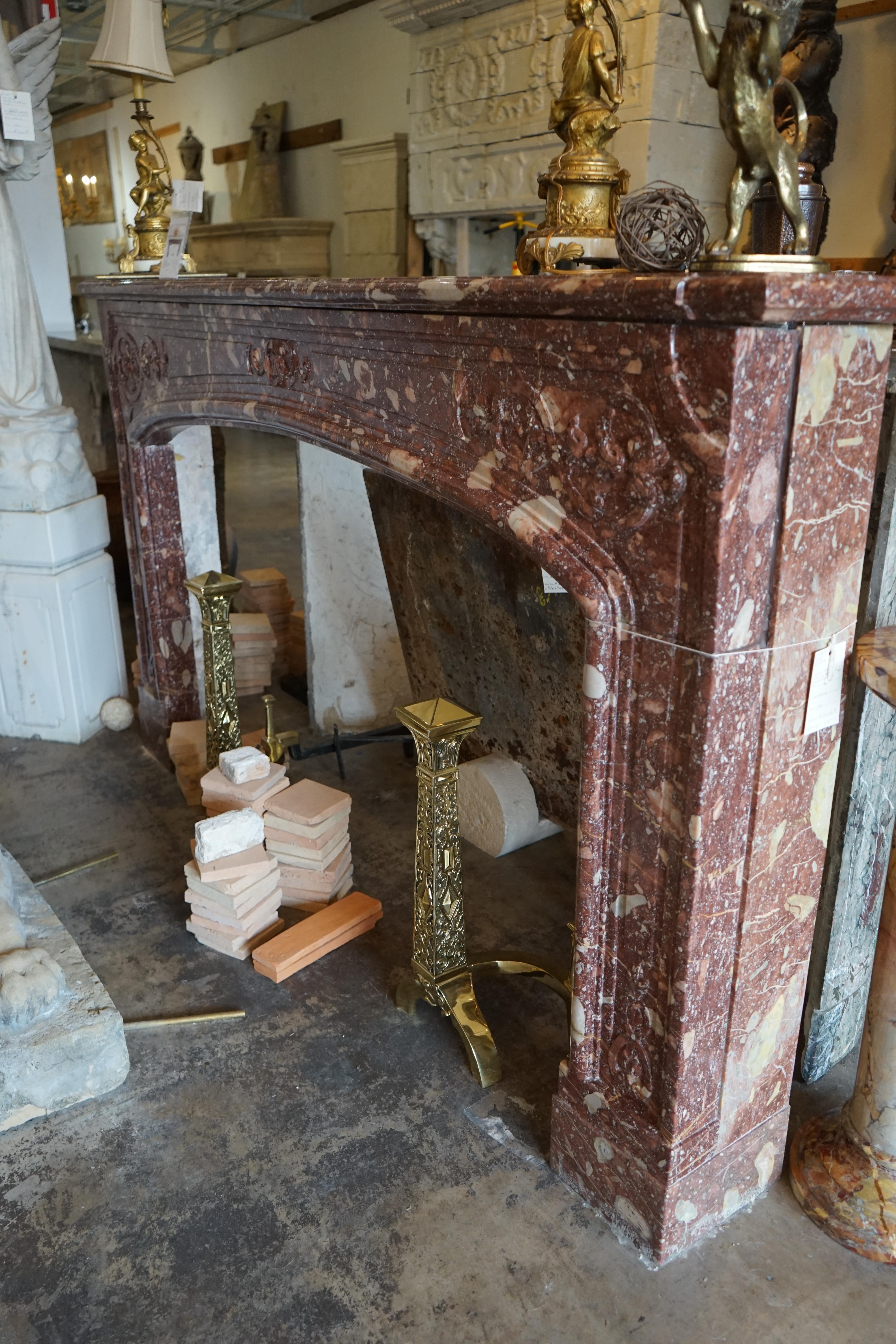 Cheminée ancienne en marbre Louis XIV Bon état - En vente à Dallas, TX