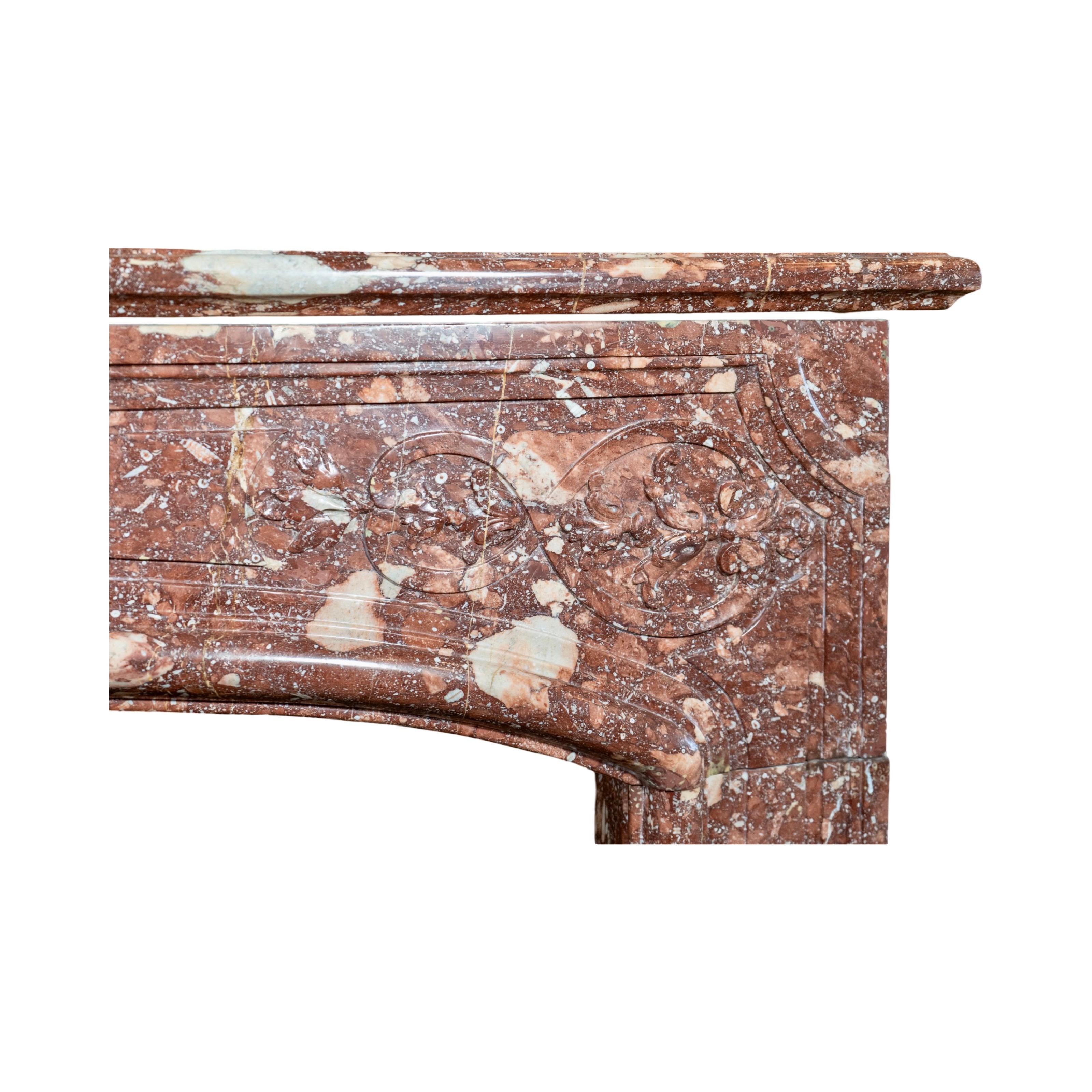Antique French Rance Marble Mantel In condizioni buone in vendita a Dallas, TX