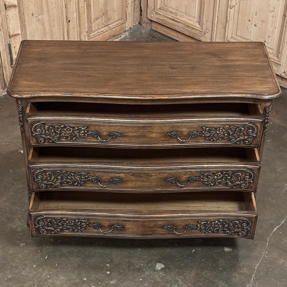 Antique Louis XIV Oak Commode In Good Condition For Sale In Dallas, TX