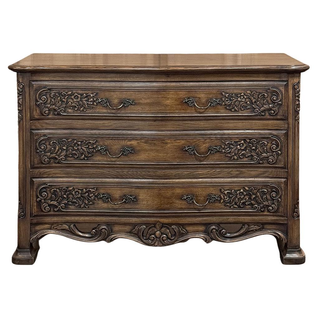 Ancienne commode Louis XIV en chêne