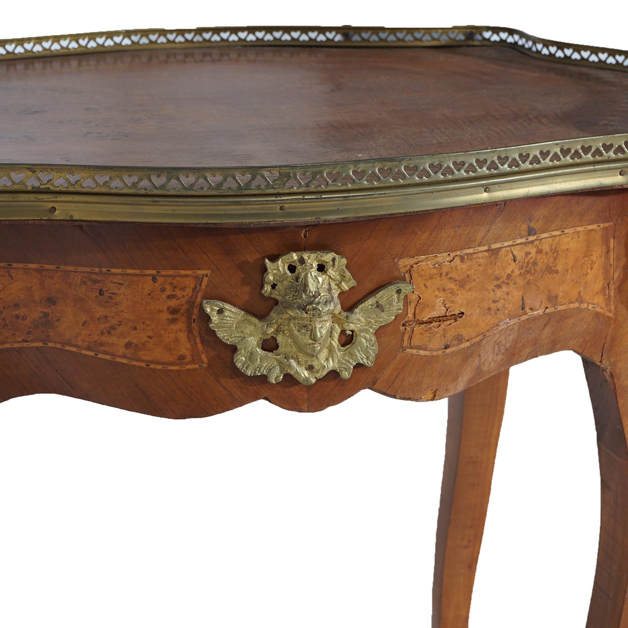 Table d'appoint ancienne de style Louis XIV en bois de roi, loupe et incrustation de bronze doré C1890 Bon état - En vente à Big Flats, NY
