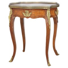Table d'appoint ancienne de style Louis XIV en bois de roi, loupe et incrustation de bronze doré C1890