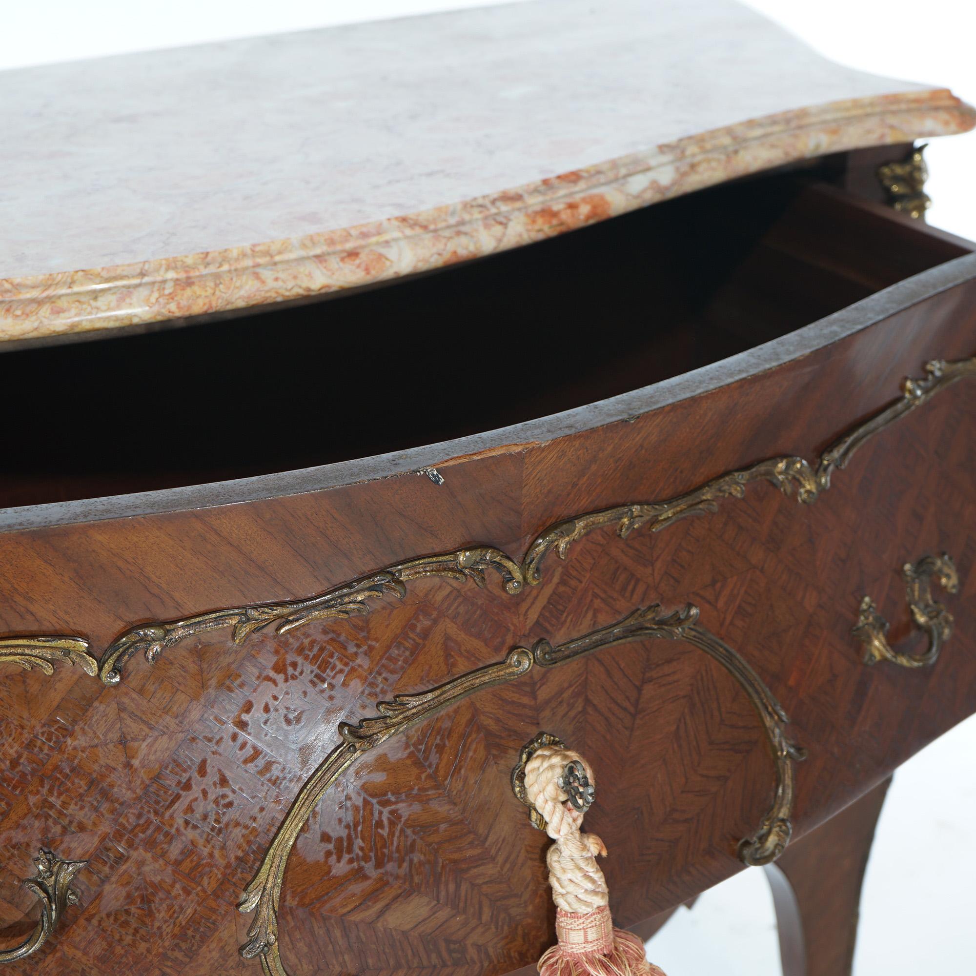Antike Kommode im Louis XIV.-Stil aus Veilchenholz und Seidenholz mit Parkettarbeit und Marmorplatte, um 1920 im Angebot 4