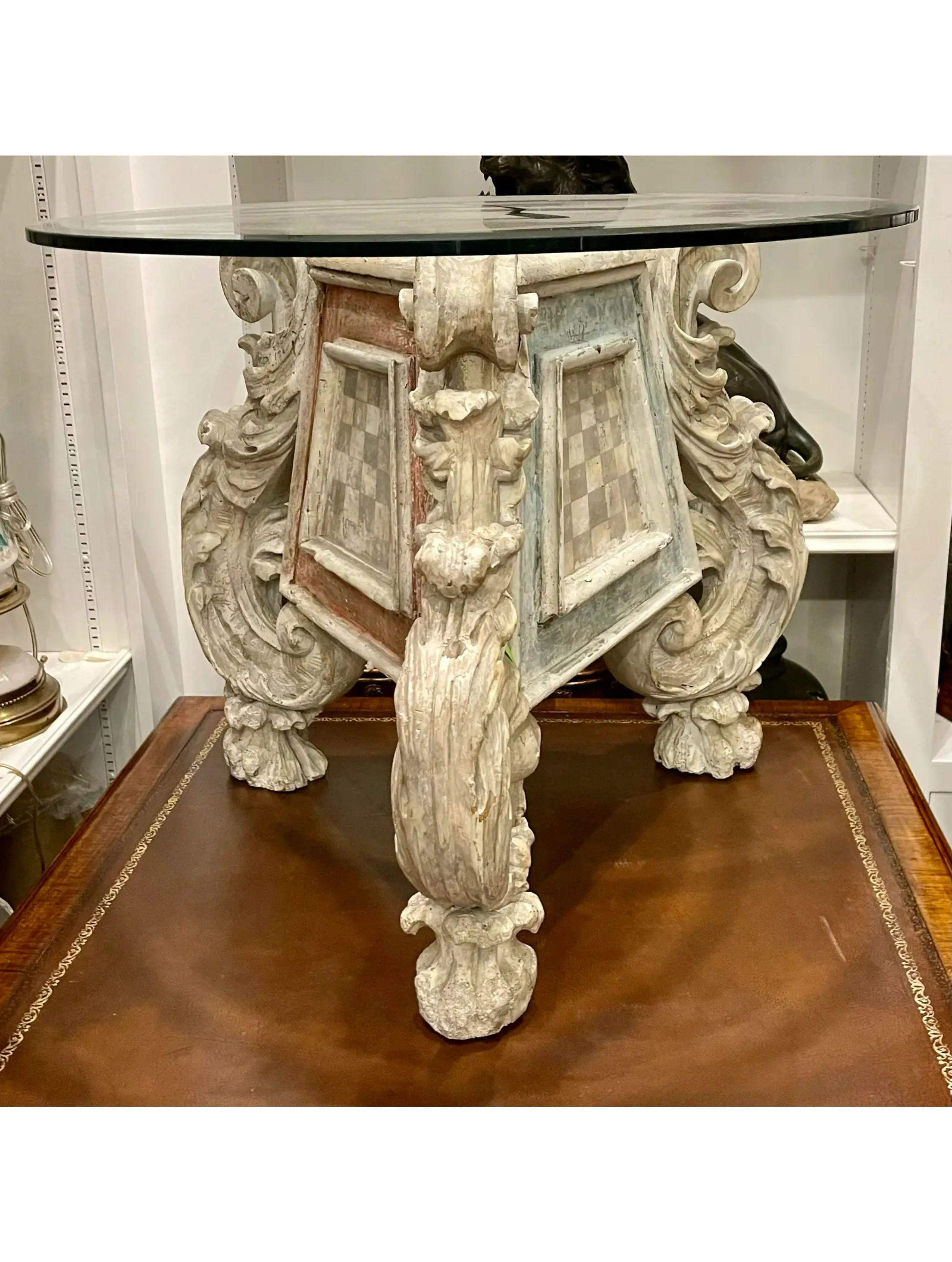 Antique Louis XIV Style Triangular Side Table, Early 18th Century In Good Condition In LOS ANGELES, CA