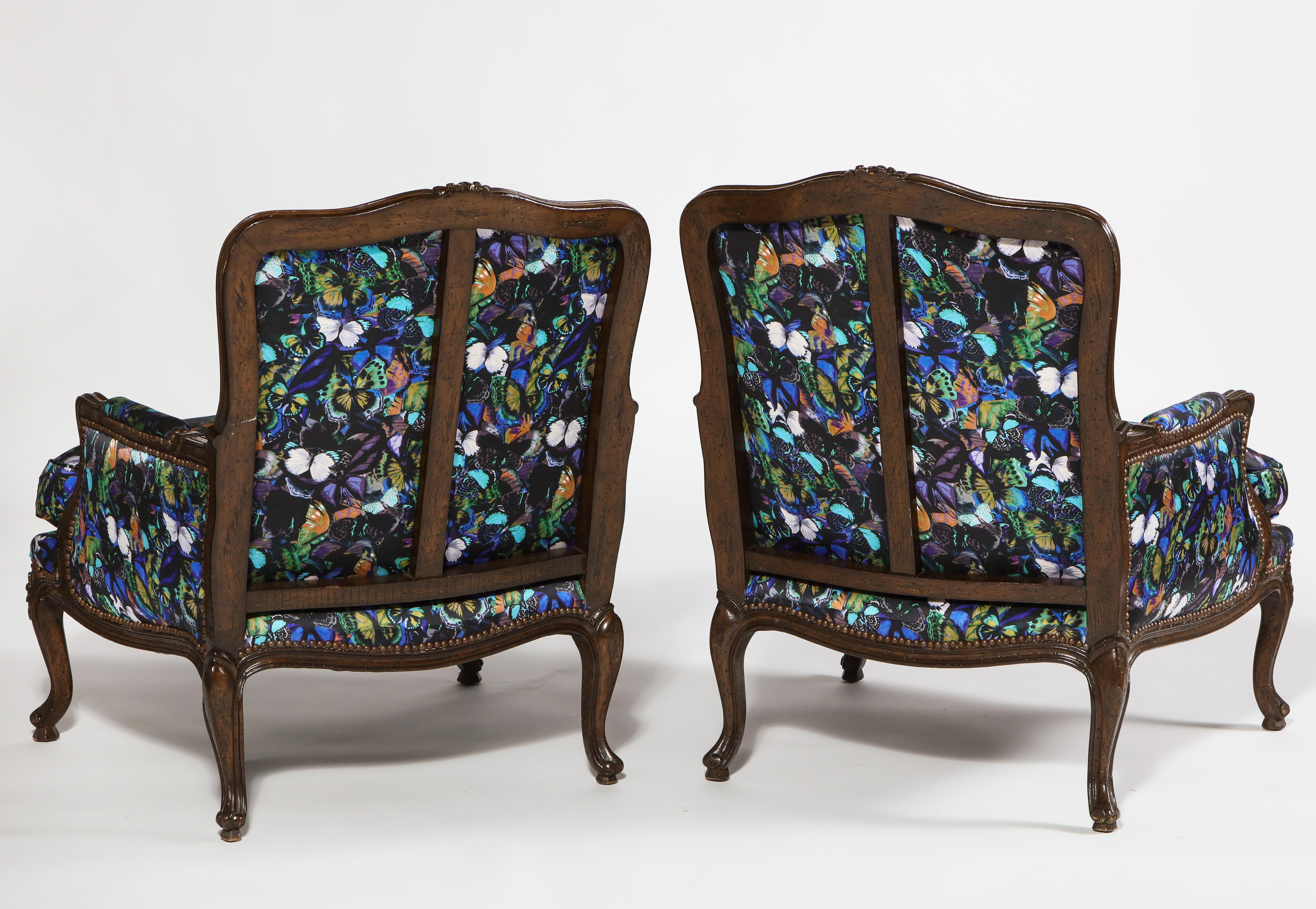 Antique Louis XV Bergère Chairs in Valentino Butterfly Silk, Pair For Sale 5