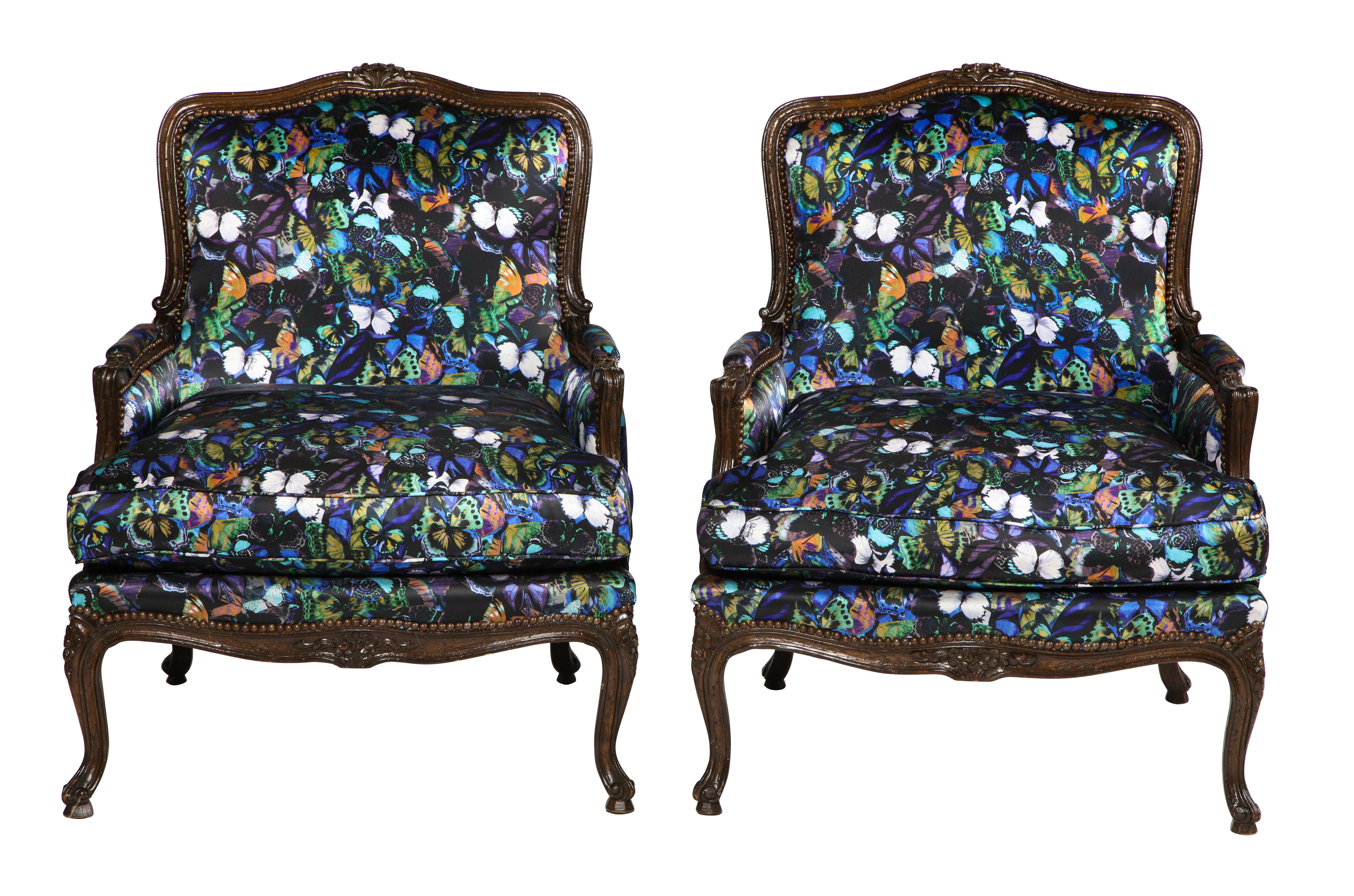 Antique Louis XV Bergère Chairs in Valentino Butterfly Silk, Pair For Sale 11