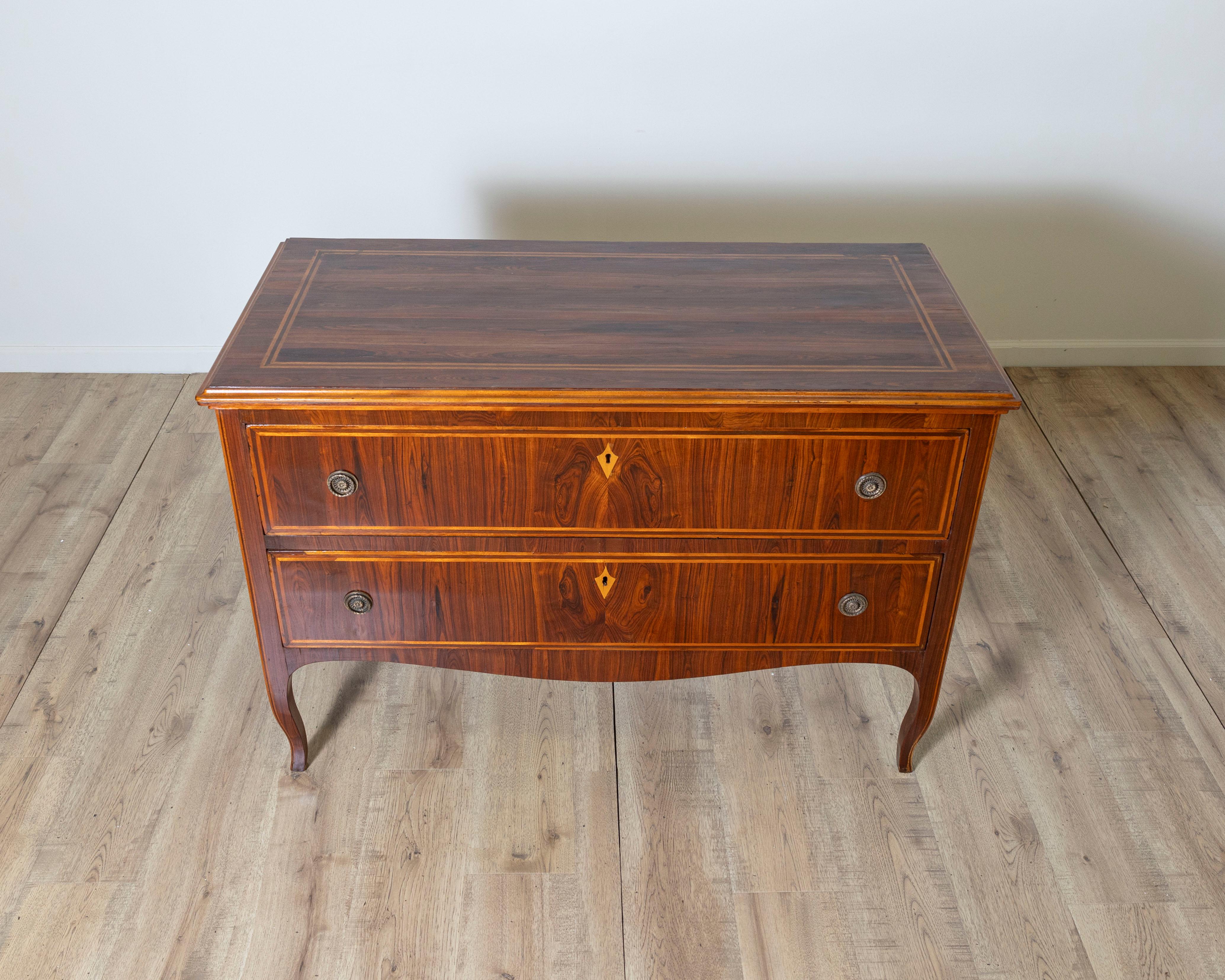 Antique Louis XV Chest Of Drawers with Marquetry - Italy 18th Italiano en venta