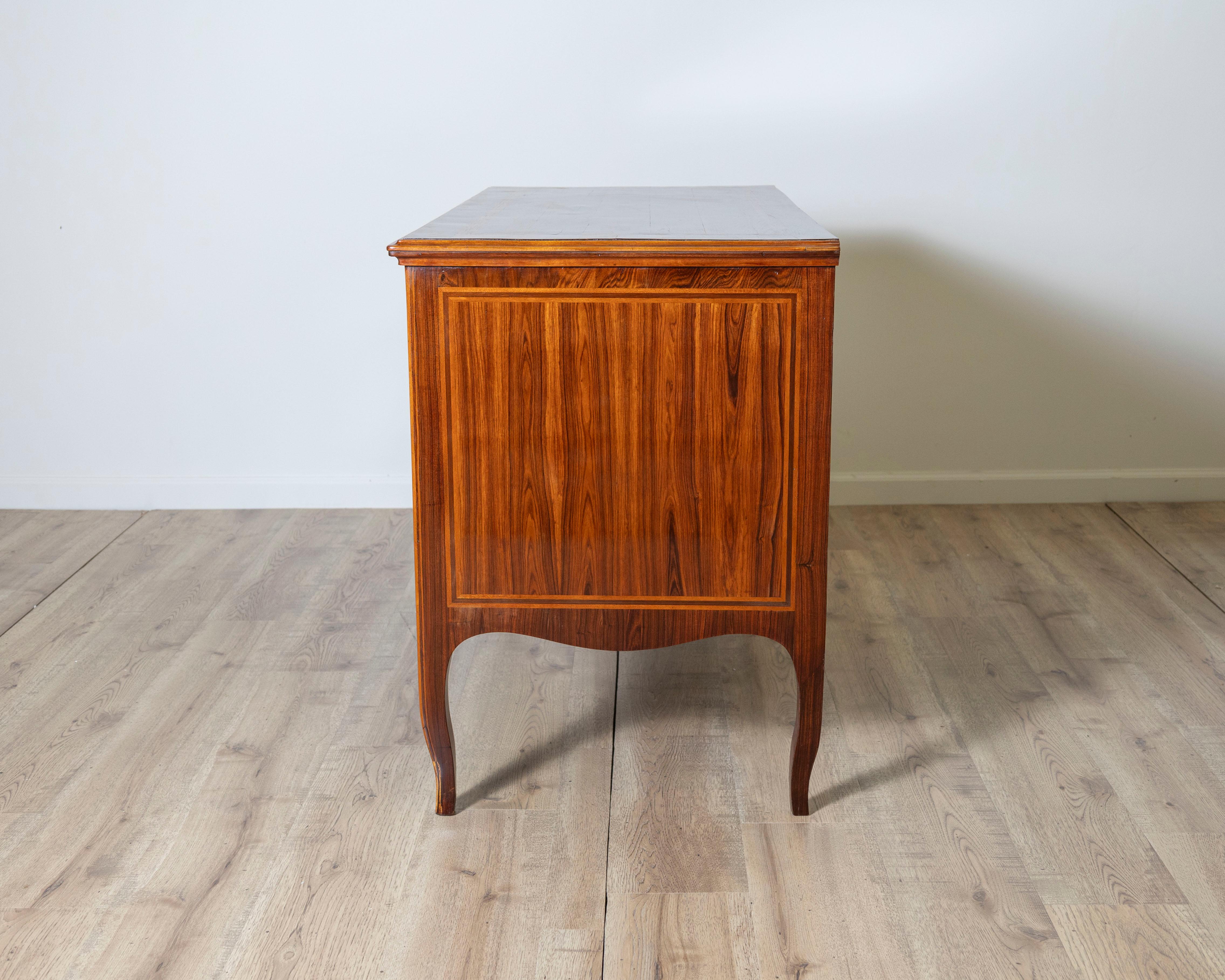 Antique Louis XV Chest Of Drawers with Marquetry - Italy 18th en venta 2