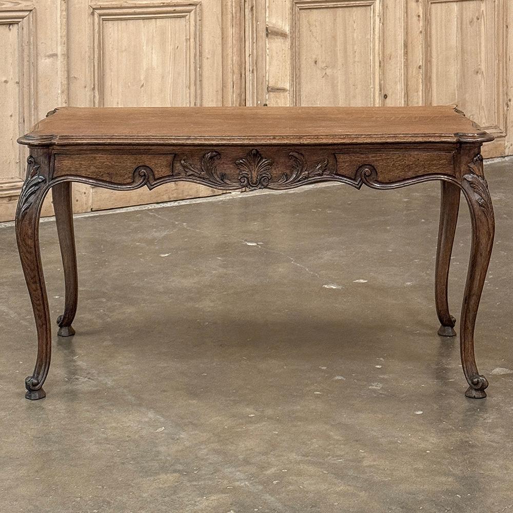 Antique Louis XV Country French Oak Coffee Table In Good Condition For Sale In Dallas, TX
