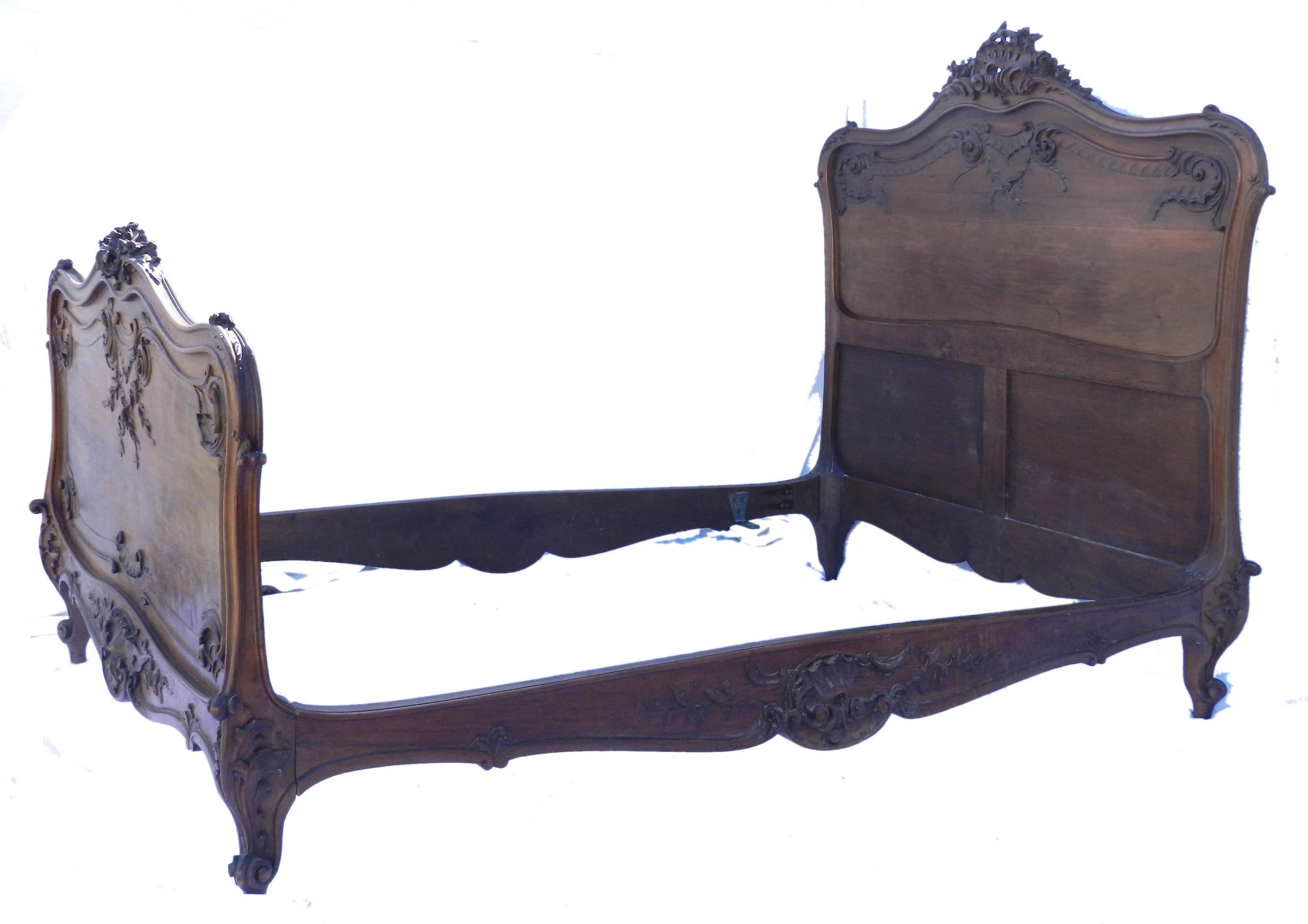 Antique Daybed Single French Bed Louis XV 19th Century  In Good Condition In Mimizan, FR
