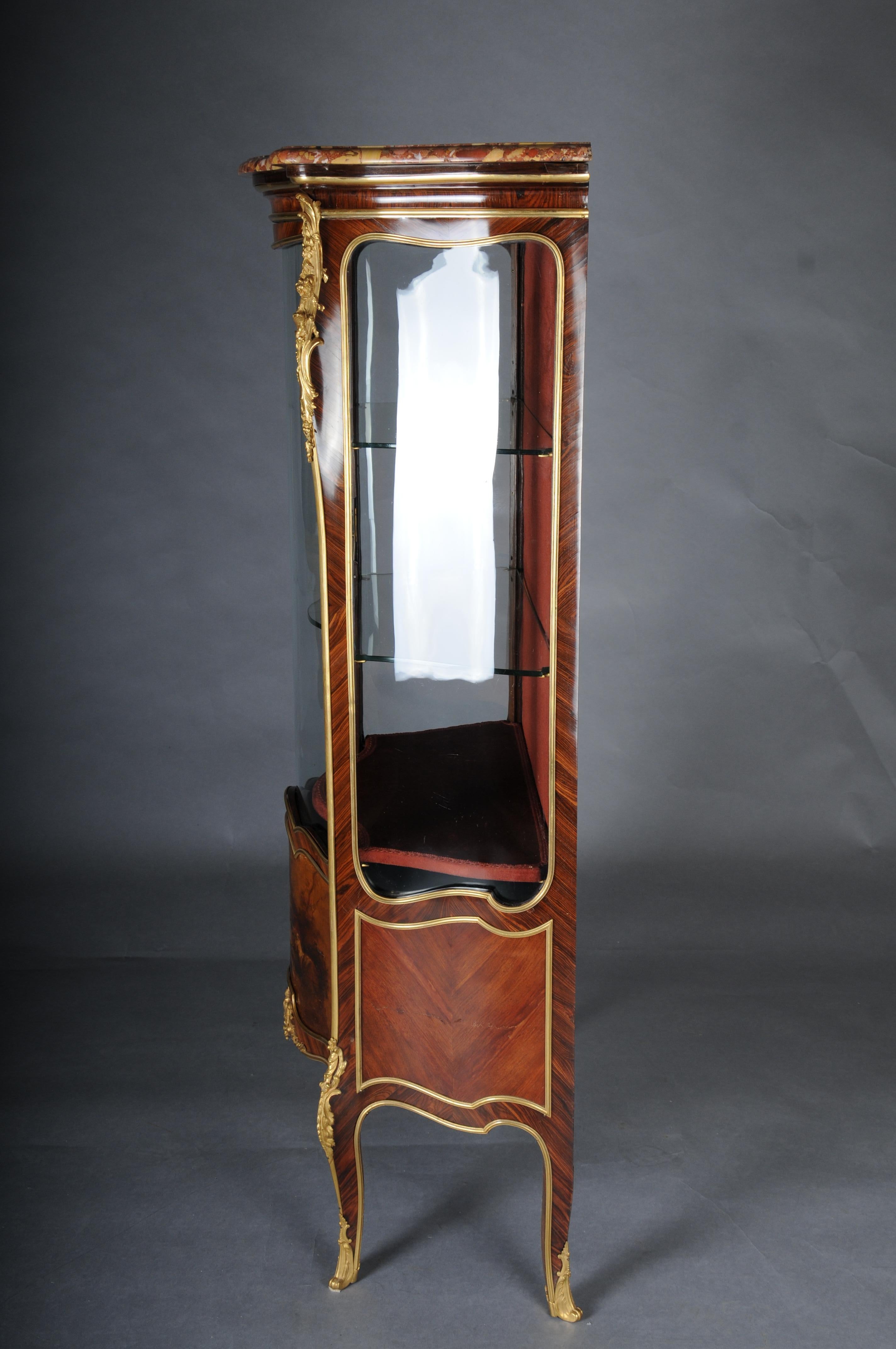 Antique Louis XV display cabinet Napoleon III, Paris, around 1880 For Sale 7